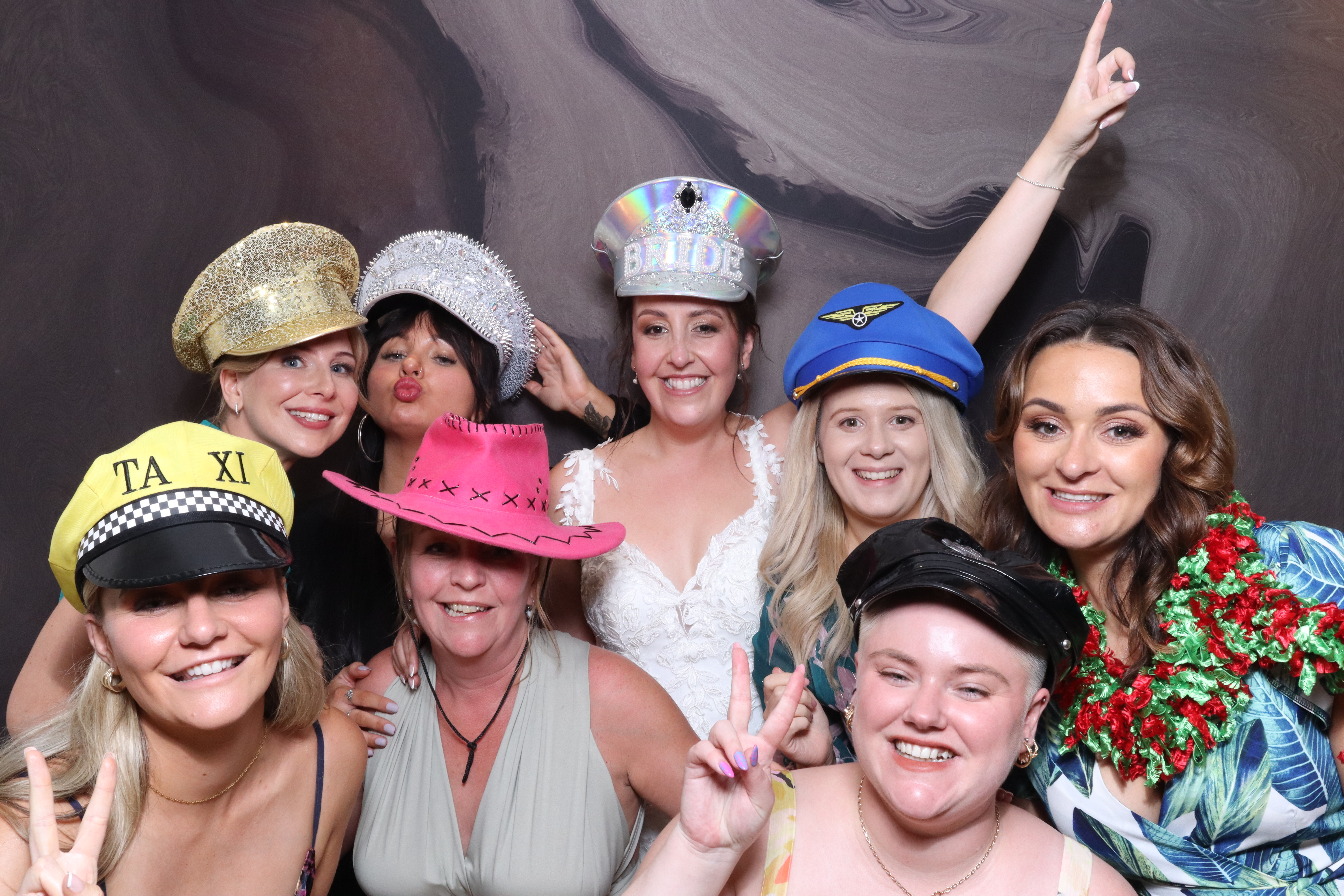 Mr & Mrs Fenney  | View more photos from the event at gallery.magicimages.uk/u/MagicImages/Mr-Mrs-Fenney