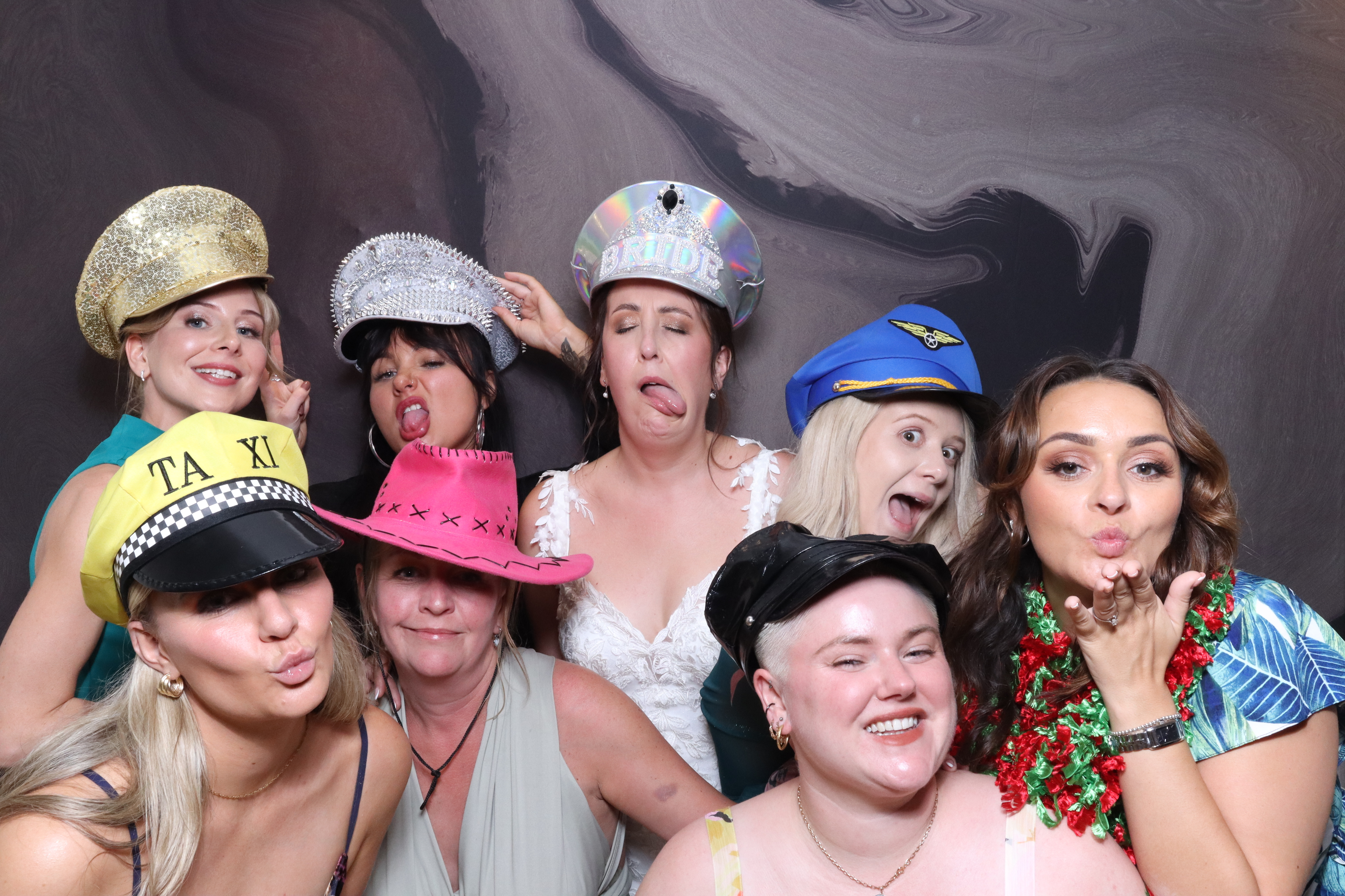 Mr & Mrs Fenney  | View more photos from the event at gallery.magicimages.uk/u/MagicImages/Mr-Mrs-Fenney