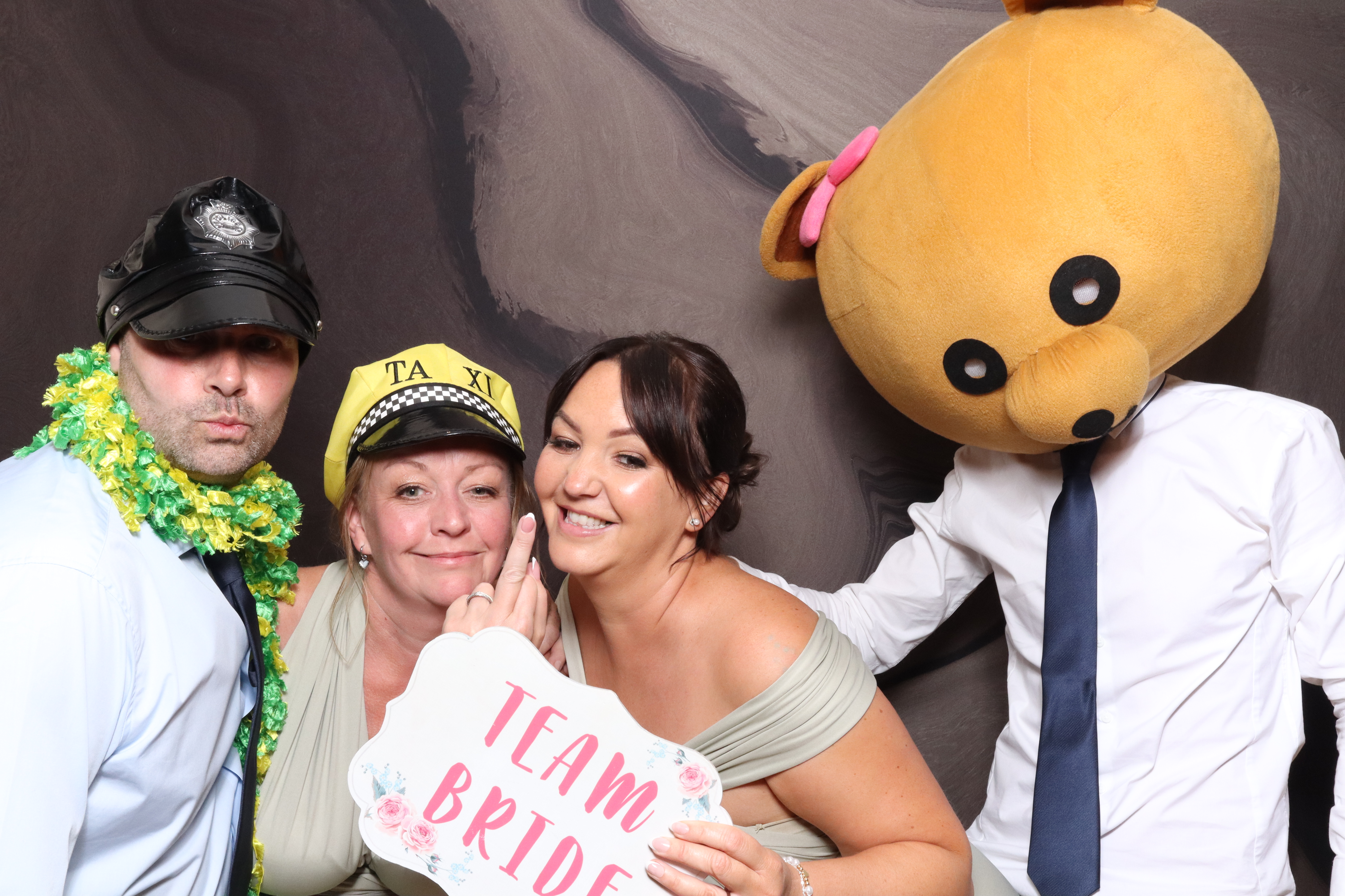 Mr & Mrs Fenney  | View more photos from the event at gallery.magicimages.uk/u/MagicImages/Mr-Mrs-Fenney