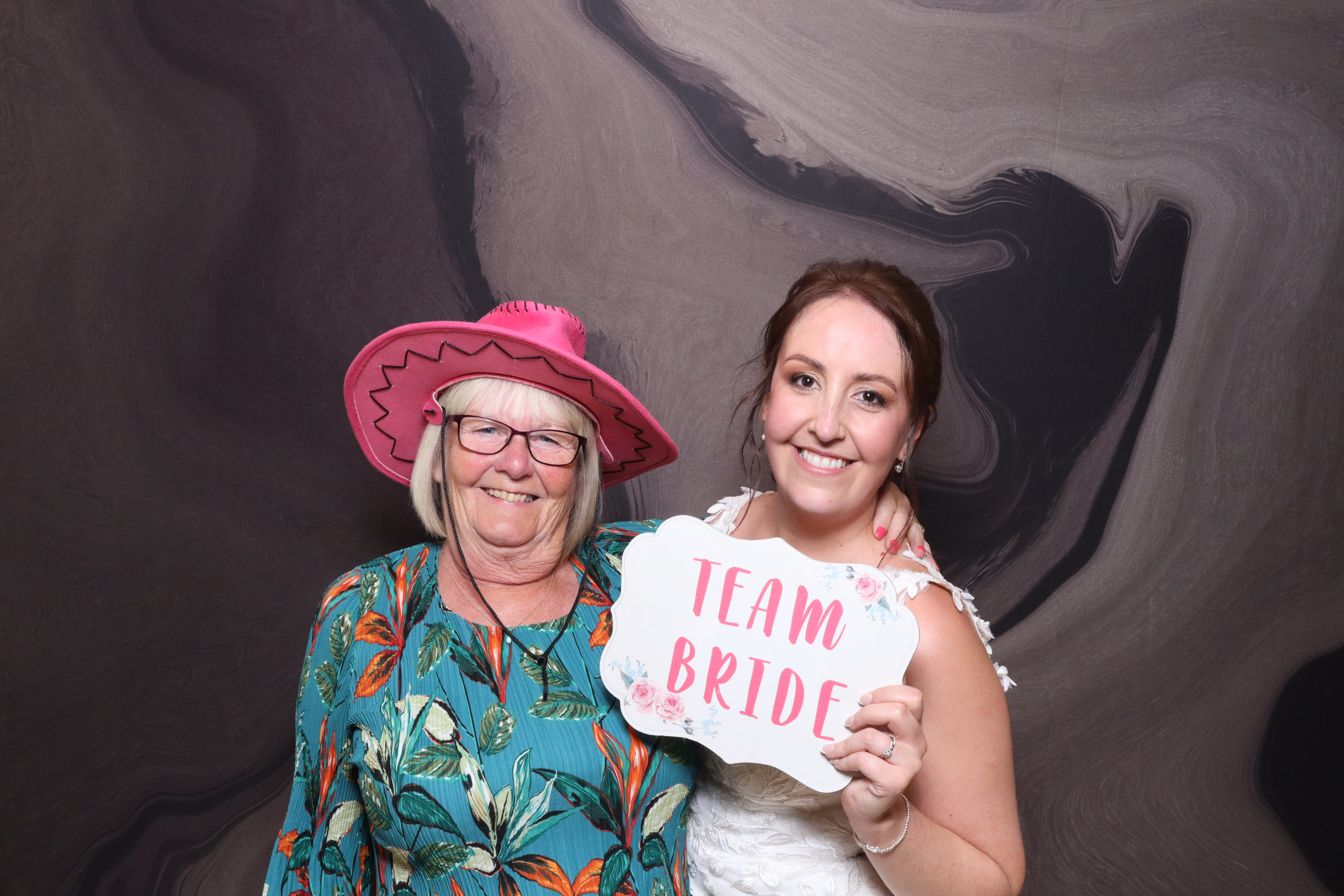 Mr & Mrs Fenney  | View more photos from the event at gallery.magicimages.uk/u/MagicImages/Mr-Mrs-Fenney