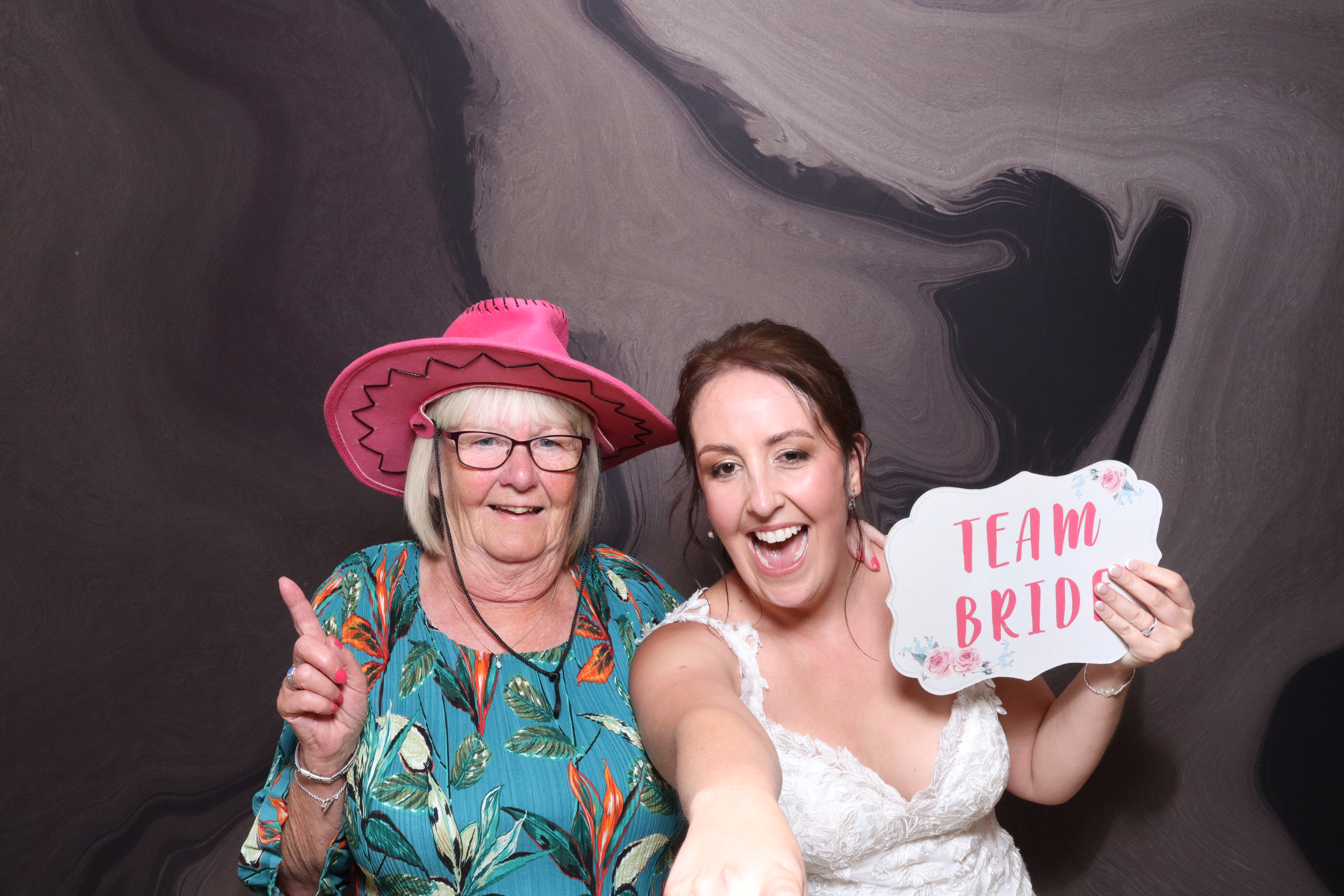 Mr & Mrs Fenney  | View more photos from the event at gallery.magicimages.uk/u/MagicImages/Mr-Mrs-Fenney