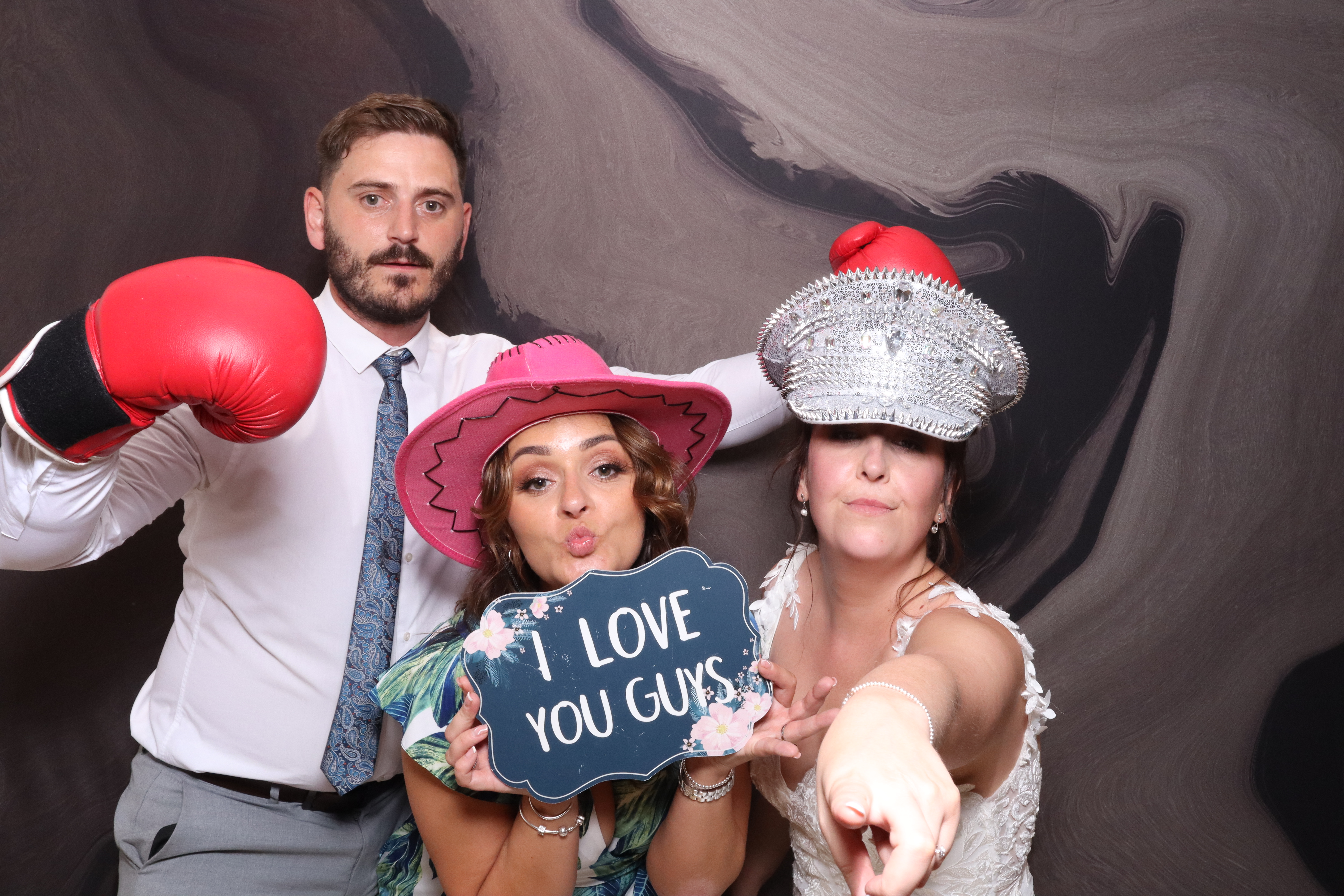 Mr & Mrs Fenney  | View more photos from the event at gallery.magicimages.uk/u/MagicImages/Mr-Mrs-Fenney