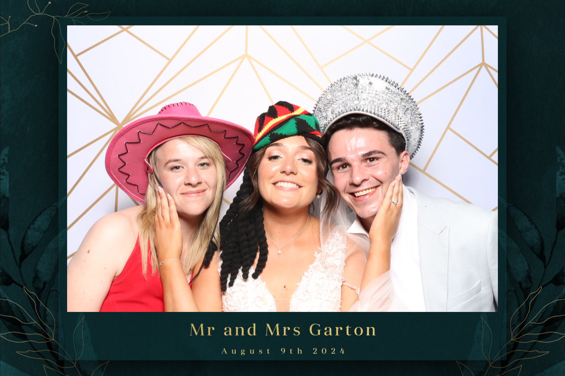 Mr & Mrs Garton  | View more photos from the event at gallery.magicimages.uk/u/MagicImages/Mr-Mrs-Garton