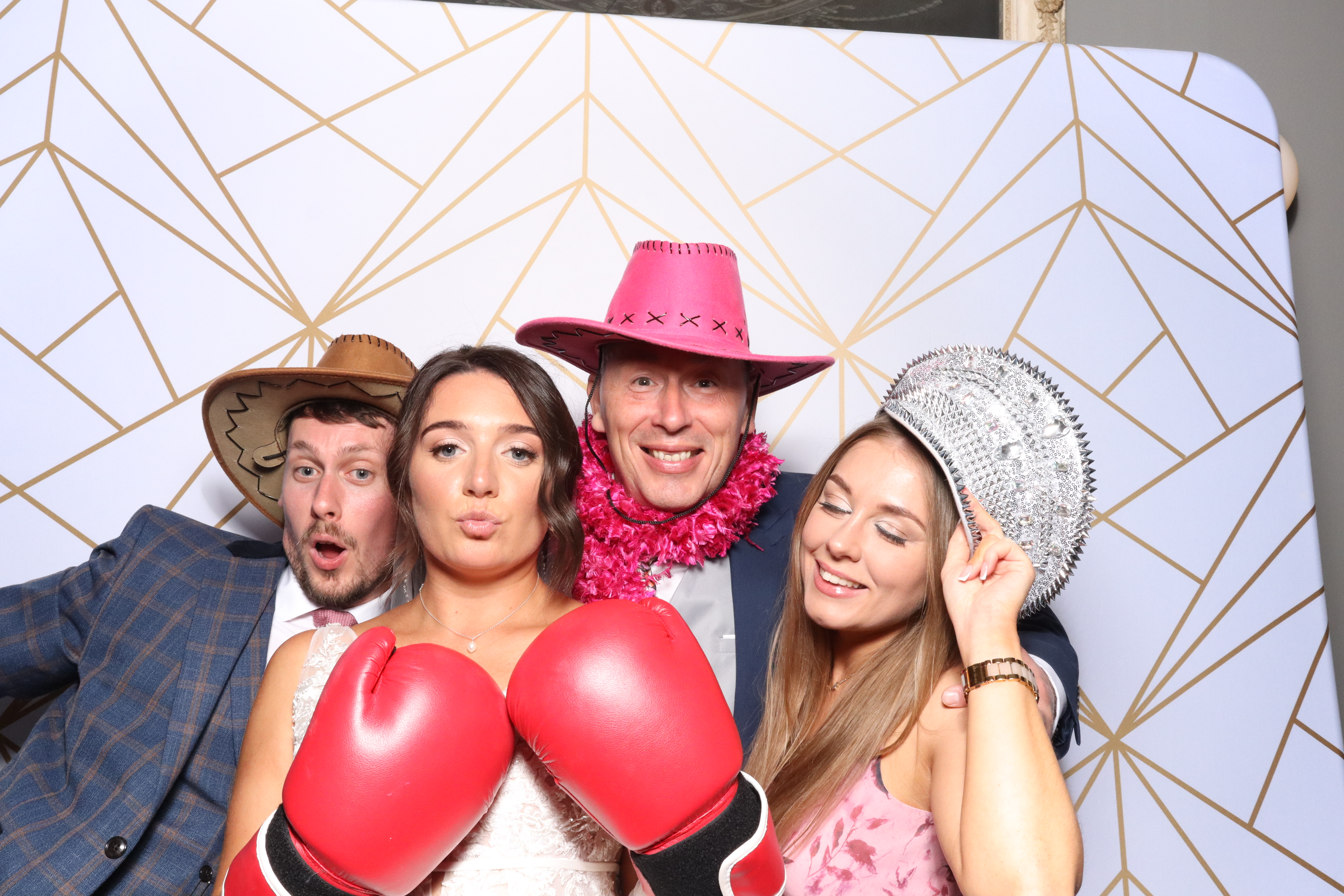 Mr & Mrs Garton  | View more photos from the event at gallery.magicimages.uk/u/MagicImages/Mr-Mrs-Garton