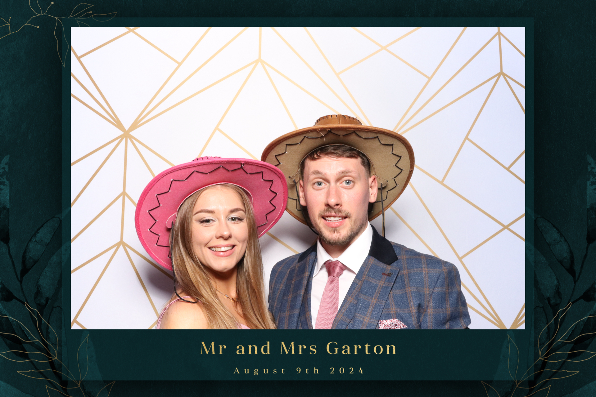 Mr & Mrs Garton  | View more photos from the event at gallery.magicimages.uk/u/MagicImages/Mr-Mrs-Garton