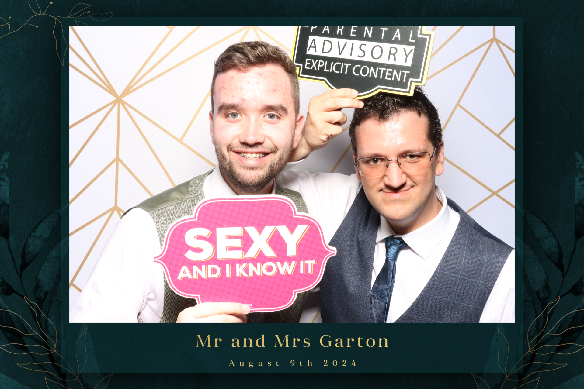 Mr & Mrs Garton  | View more photos from the event at gallery.magicimages.uk/u/MagicImages/Mr-Mrs-Garton