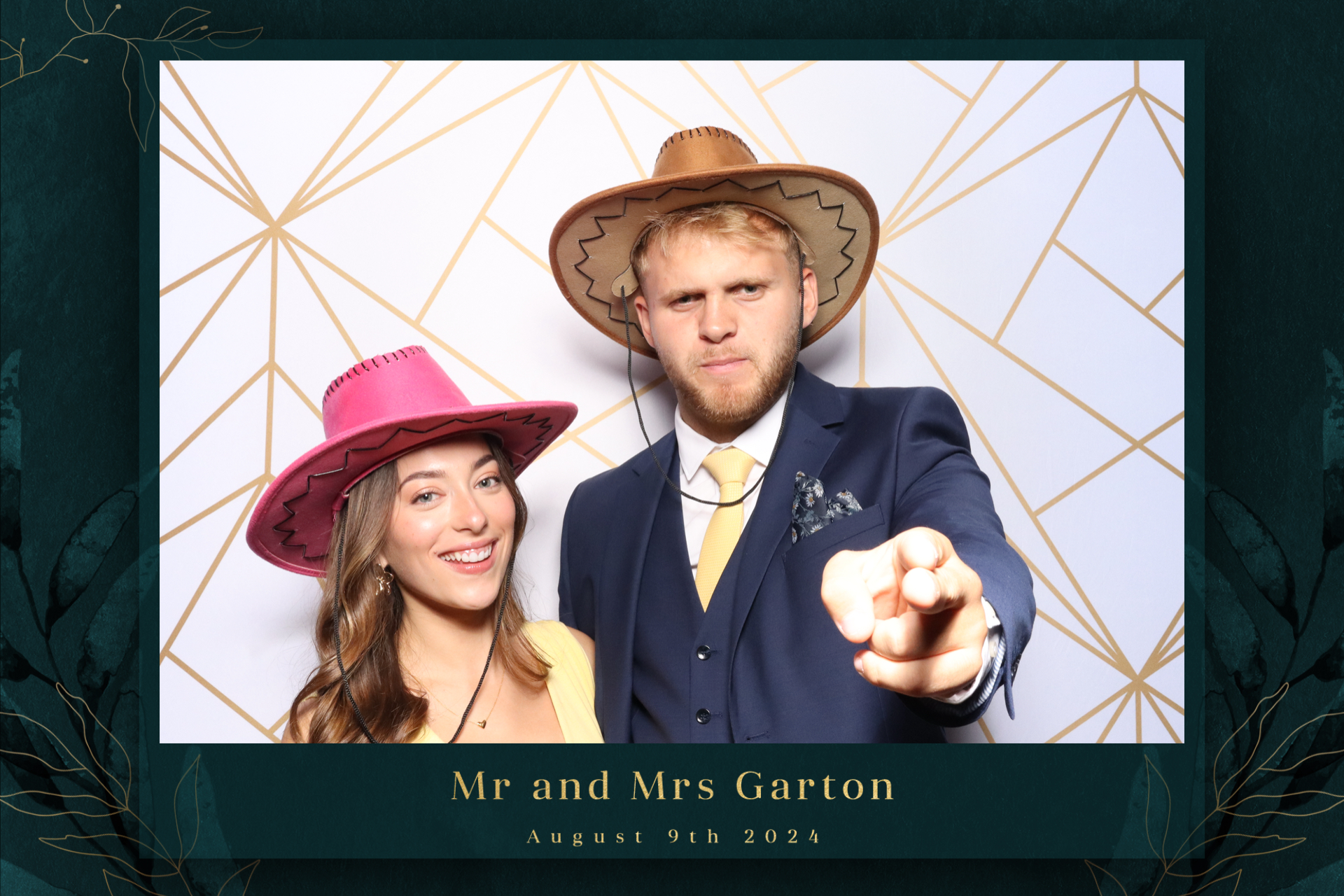 Mr & Mrs Garton  | View more photos from the event at gallery.magicimages.uk/u/MagicImages/Mr-Mrs-Garton