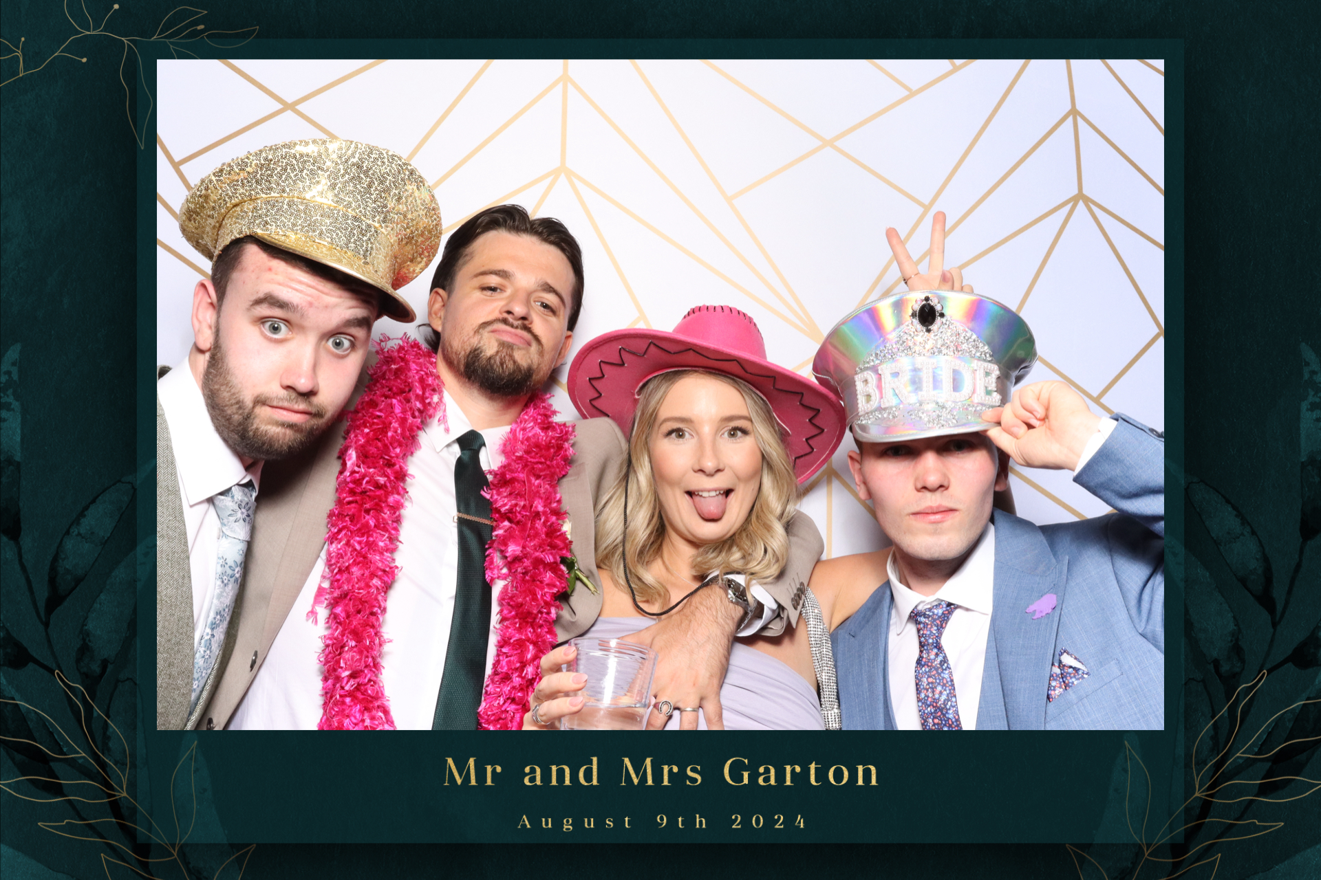Mr & Mrs Garton  | View more photos from the event at gallery.magicimages.uk/u/MagicImages/Mr-Mrs-Garton