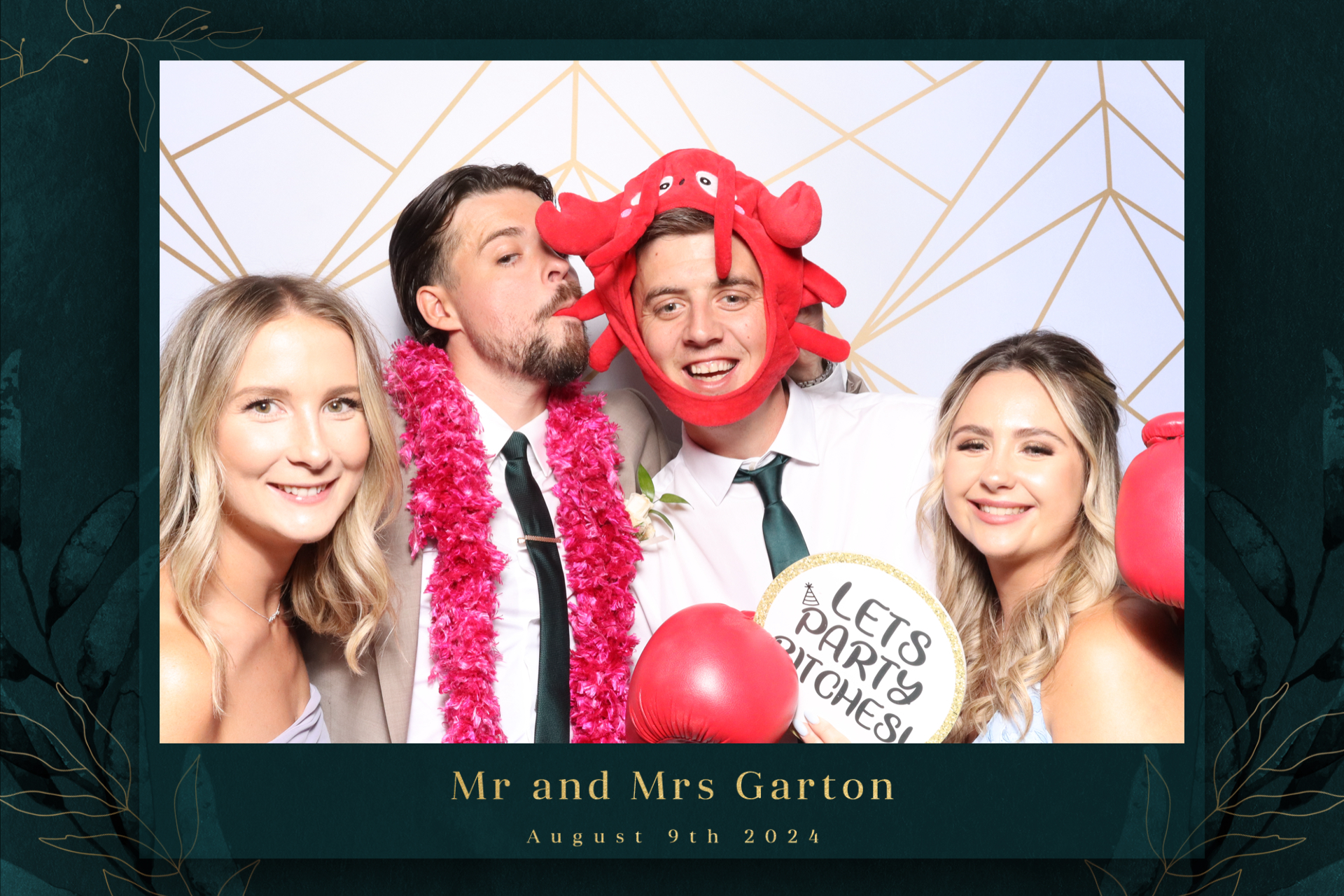 Mr & Mrs Garton  | View more photos from the event at gallery.magicimages.uk/u/MagicImages/Mr-Mrs-Garton
