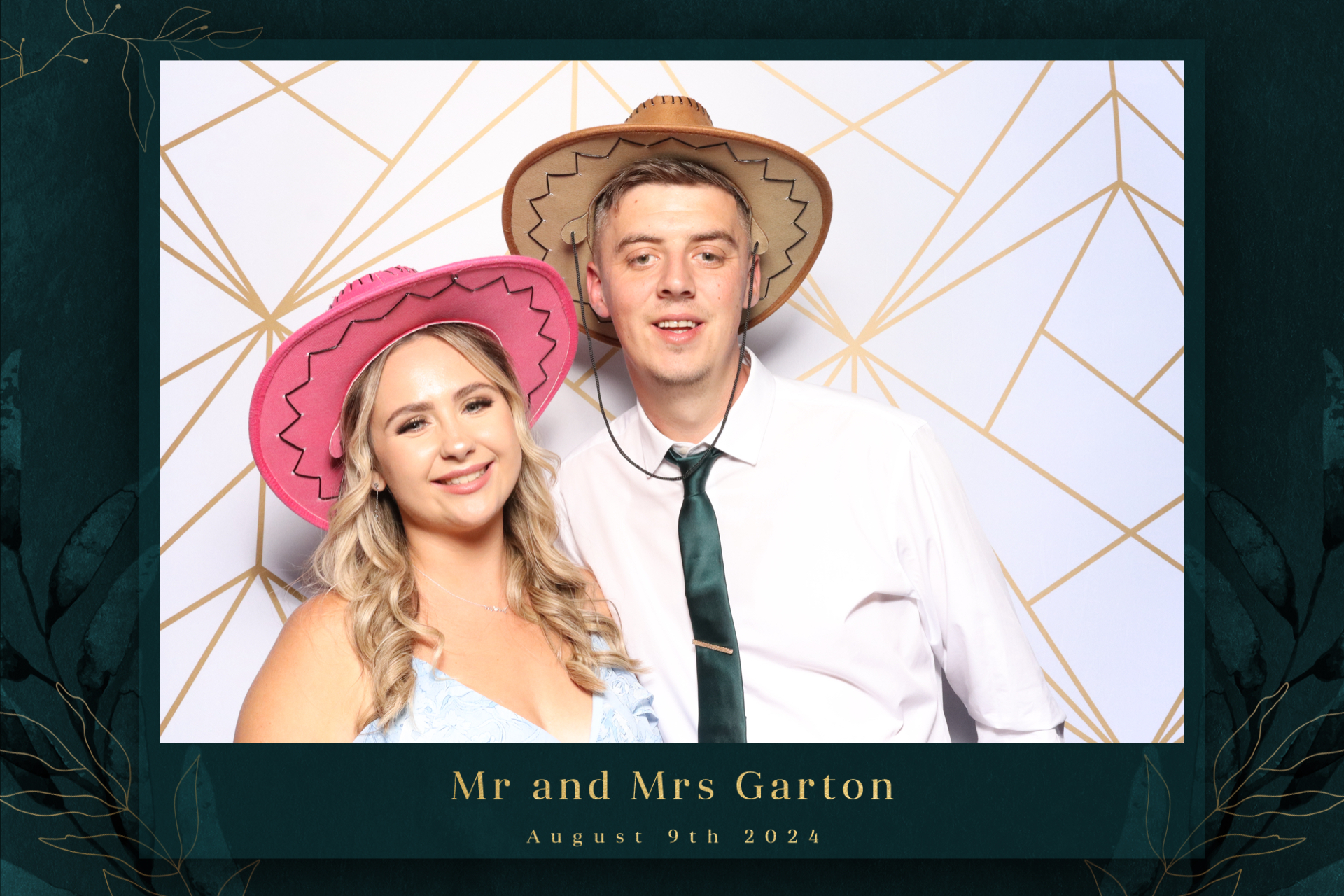 Mr & Mrs Garton  | View more photos from the event at gallery.magicimages.uk/u/MagicImages/Mr-Mrs-Garton