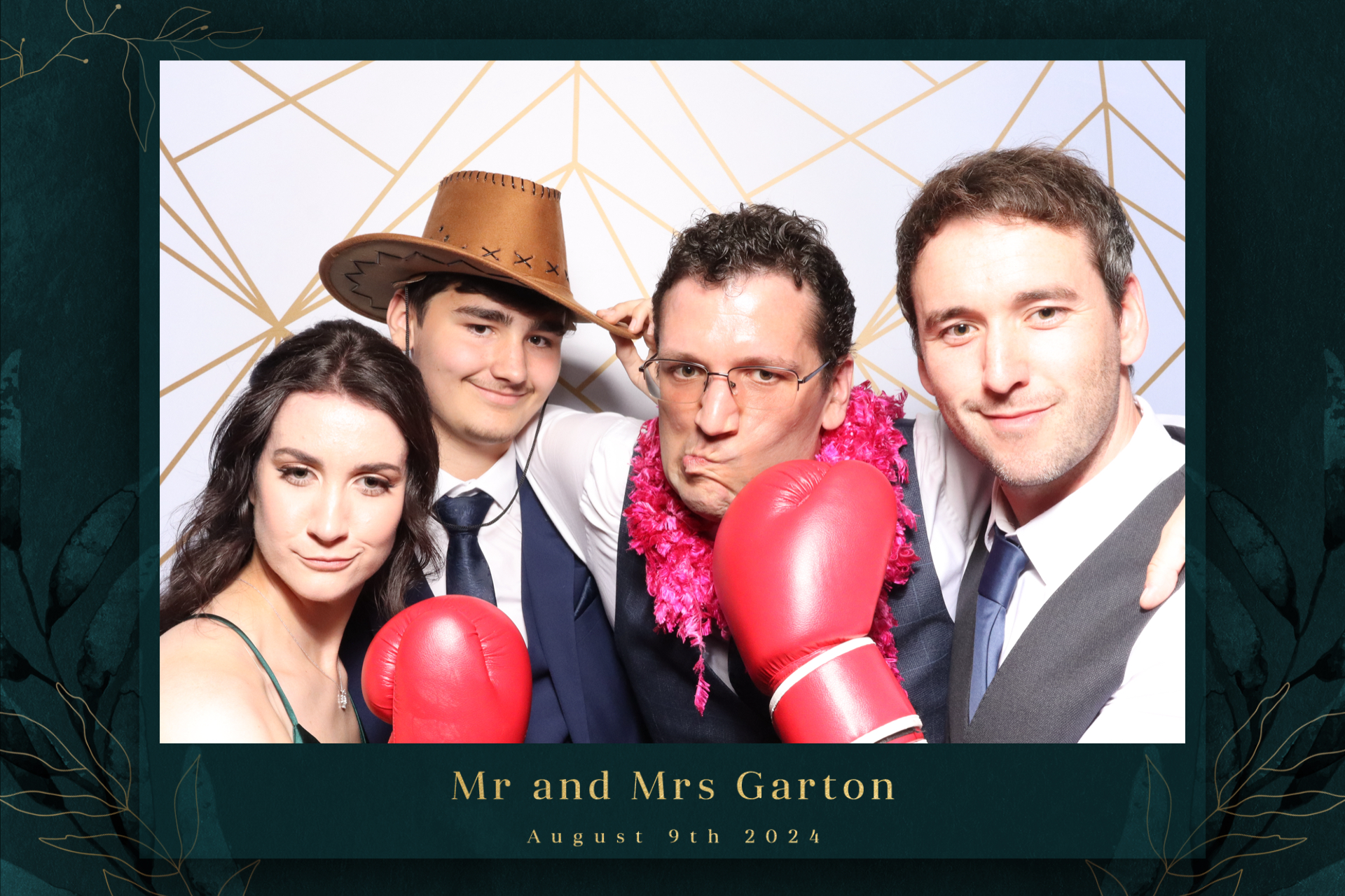 Mr & Mrs Garton  | View more photos from the event at gallery.magicimages.uk/u/MagicImages/Mr-Mrs-Garton