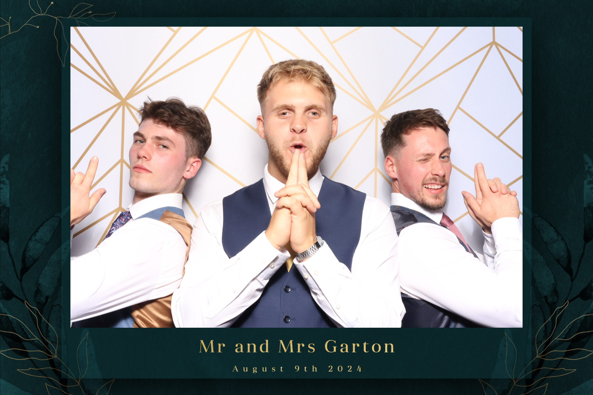 Mr & Mrs Garton  | View more photos from the event at gallery.magicimages.uk/u/MagicImages/Mr-Mrs-Garton