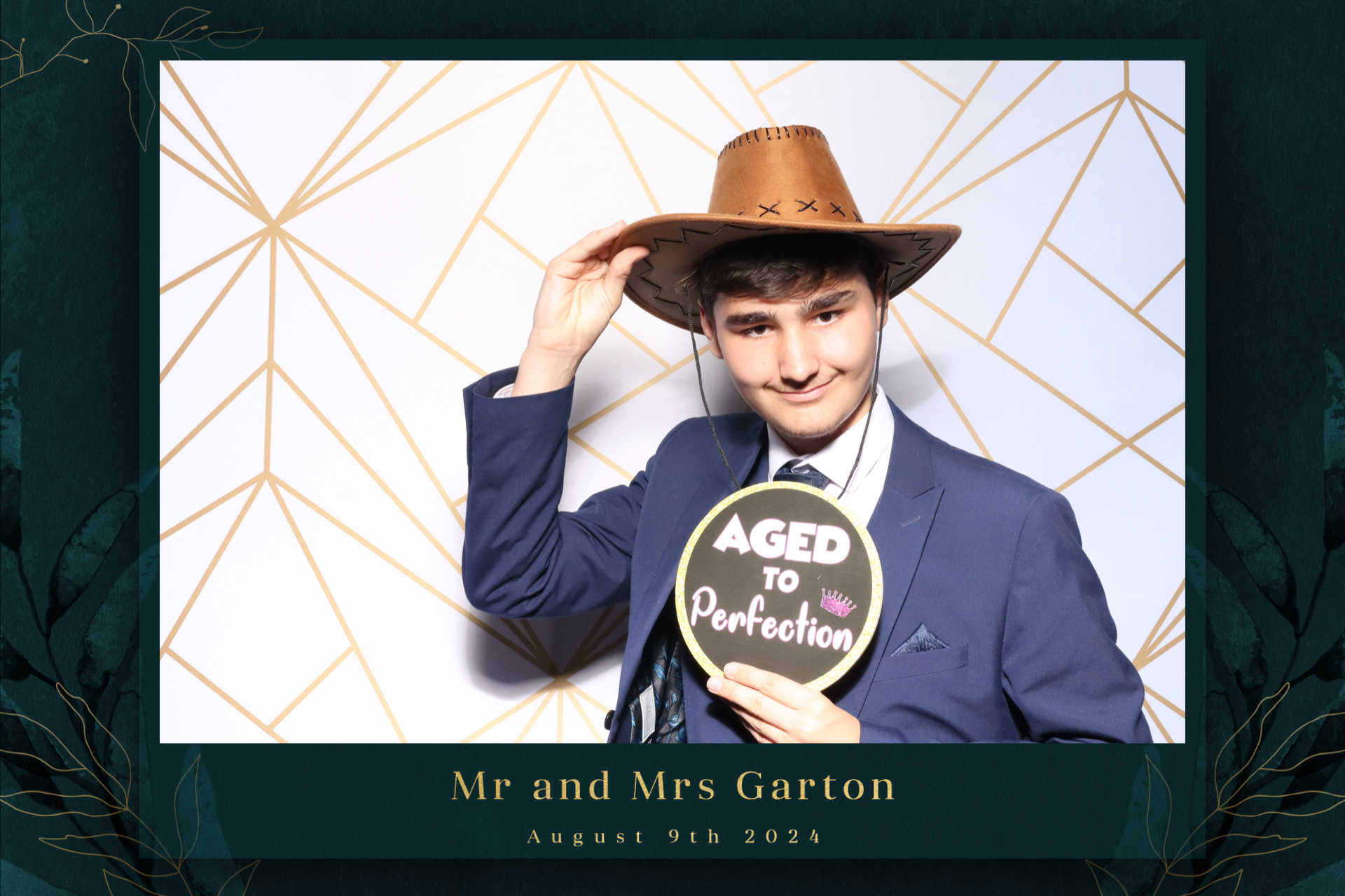 Mr & Mrs Garton  | View more photos from the event at gallery.magicimages.uk/u/MagicImages/Mr-Mrs-Garton