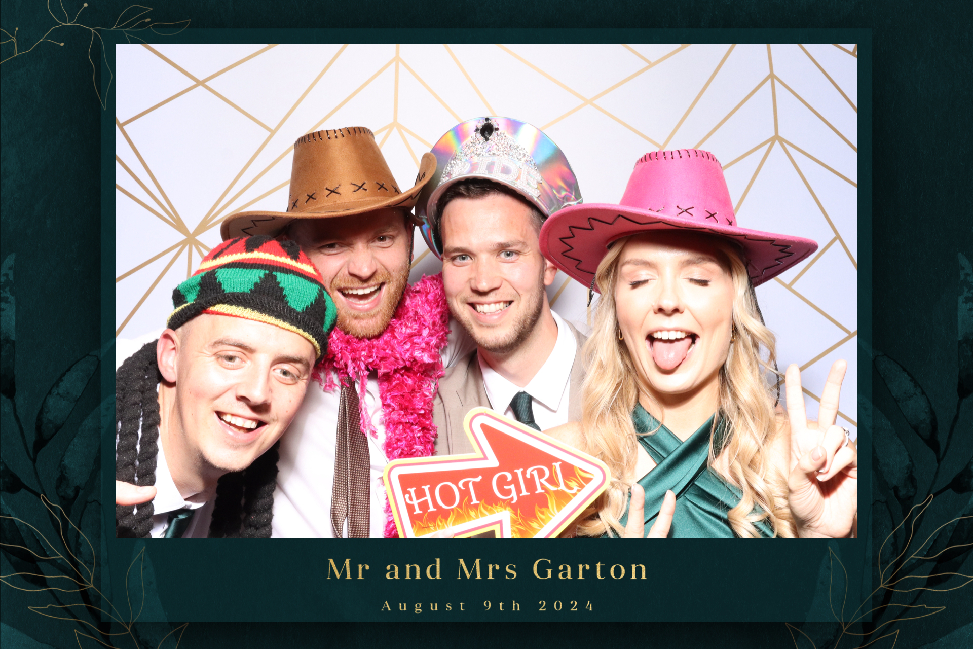 Mr & Mrs Garton  | View more photos from the event at gallery.magicimages.uk/u/MagicImages/Mr-Mrs-Garton