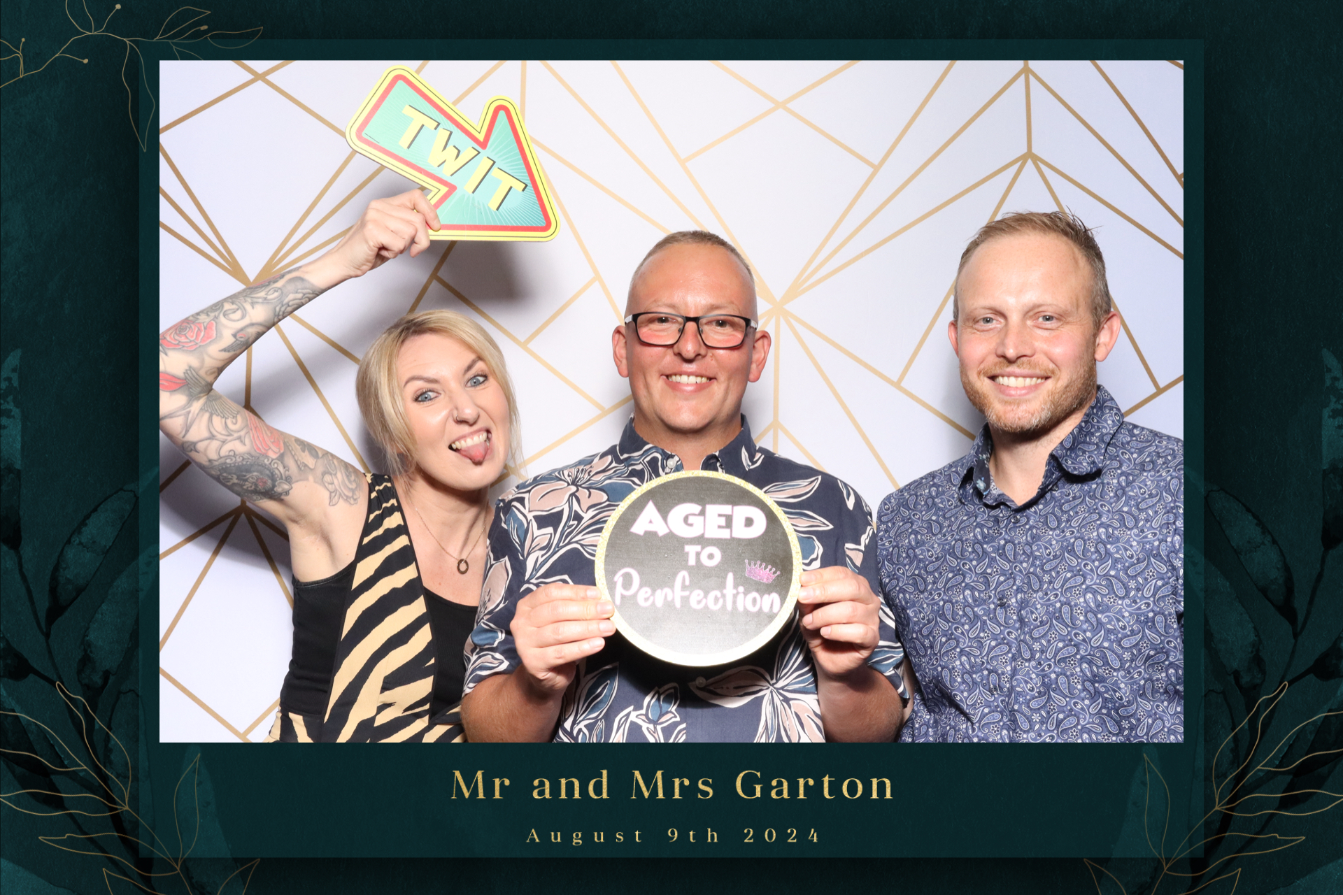 Mr & Mrs Garton  | View more photos from the event at gallery.magicimages.uk/u/MagicImages/Mr-Mrs-Garton