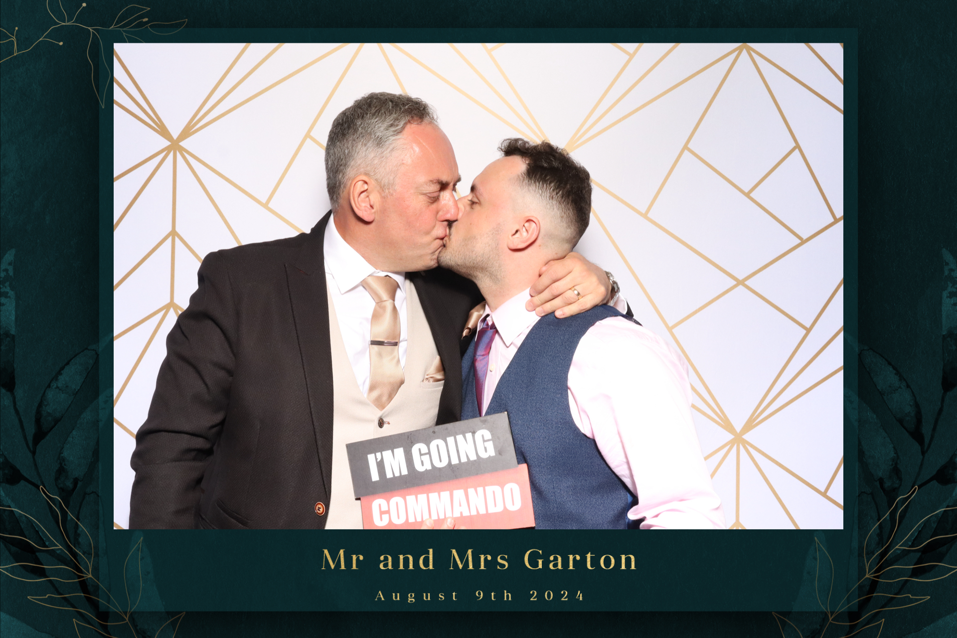 Mr & Mrs Garton  | View more photos from the event at gallery.magicimages.uk/u/MagicImages/Mr-Mrs-Garton