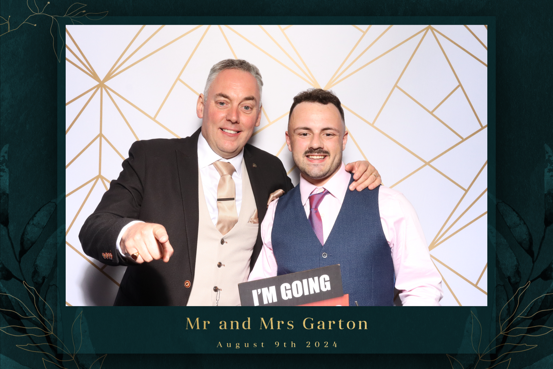 Mr & Mrs Garton  | View more photos from the event at gallery.magicimages.uk/u/MagicImages/Mr-Mrs-Garton