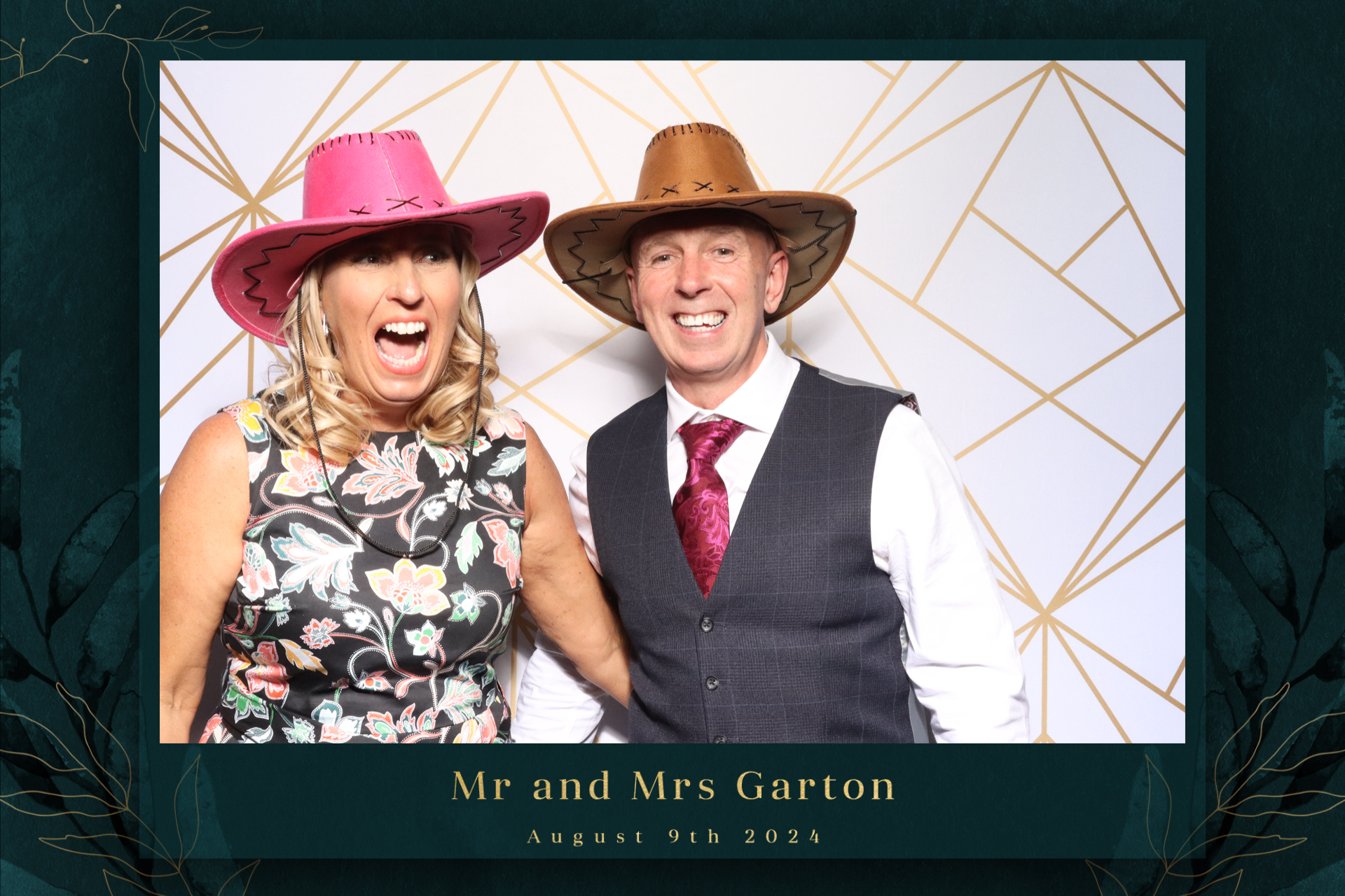 Mr & Mrs Garton  | View more photos from the event at gallery.magicimages.uk/u/MagicImages/Mr-Mrs-Garton