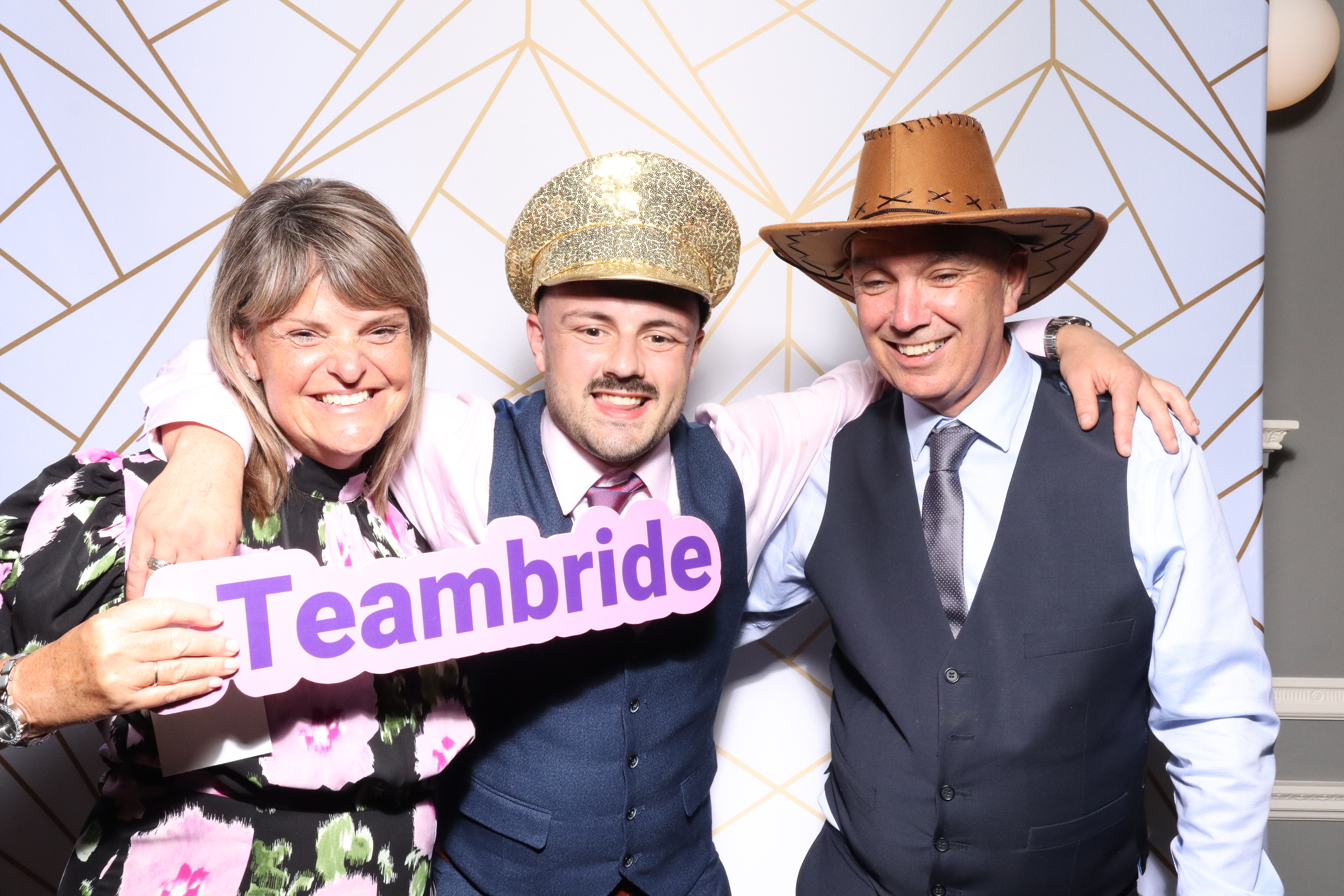 Mr & Mrs Garton  | View more photos from the event at gallery.magicimages.uk/u/MagicImages/Mr-Mrs-Garton