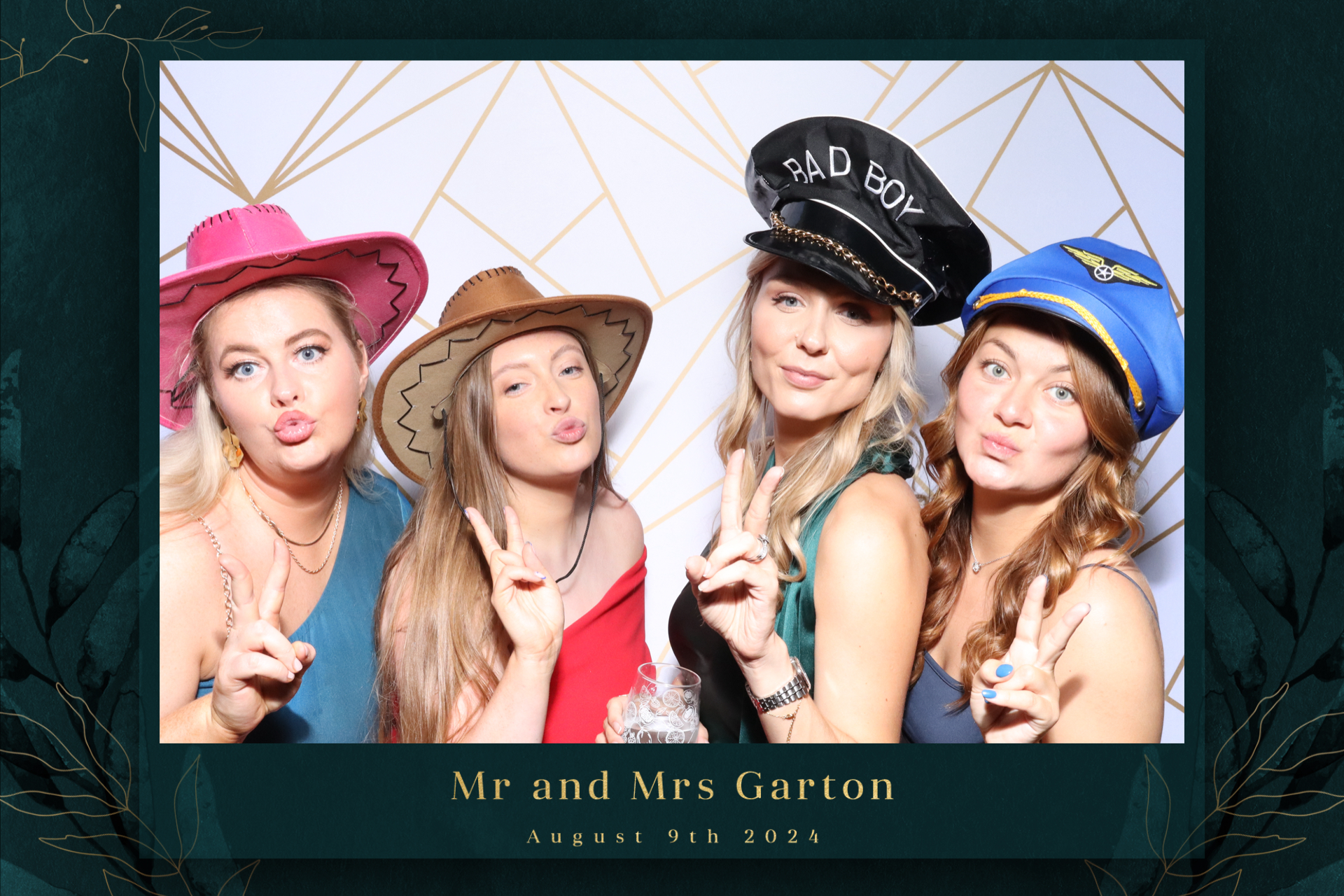 Mr & Mrs Garton  | View more photos from the event at gallery.magicimages.uk/u/MagicImages/Mr-Mrs-Garton