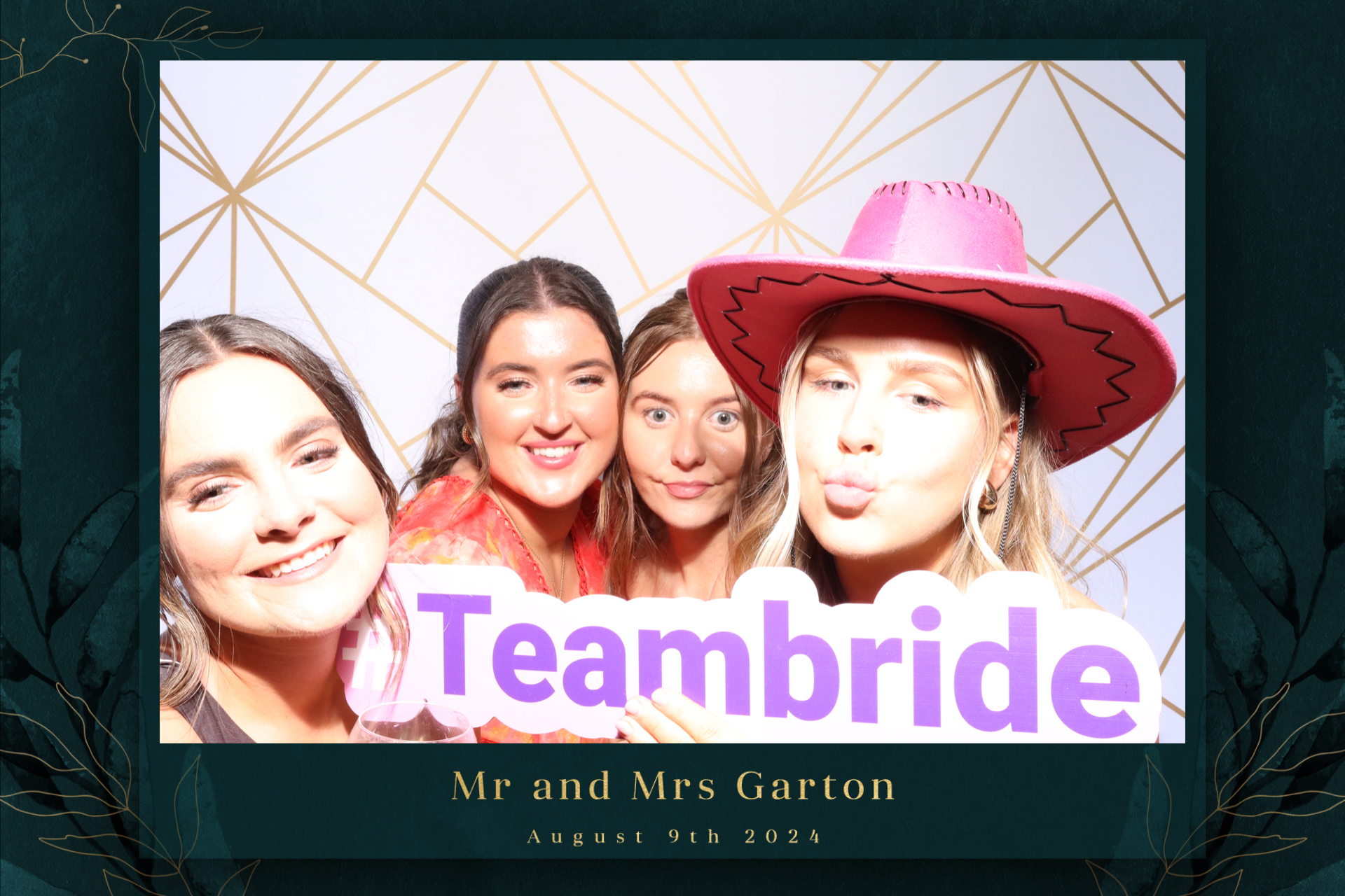Mr & Mrs Garton  | View more photos from the event at gallery.magicimages.uk/u/MagicImages/Mr-Mrs-Garton