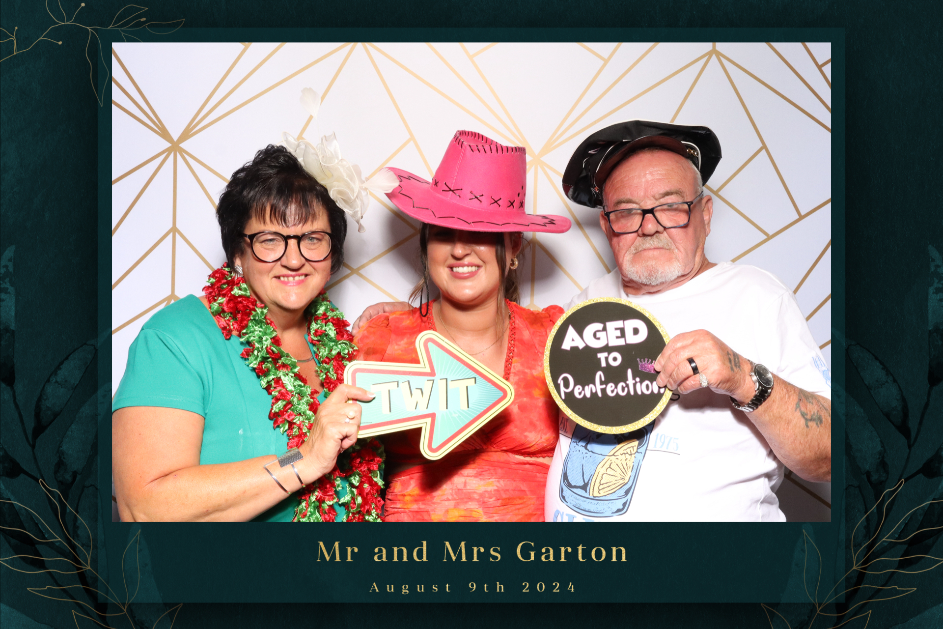 Mr & Mrs Garton  | View more photos from the event at gallery.magicimages.uk/u/MagicImages/Mr-Mrs-Garton