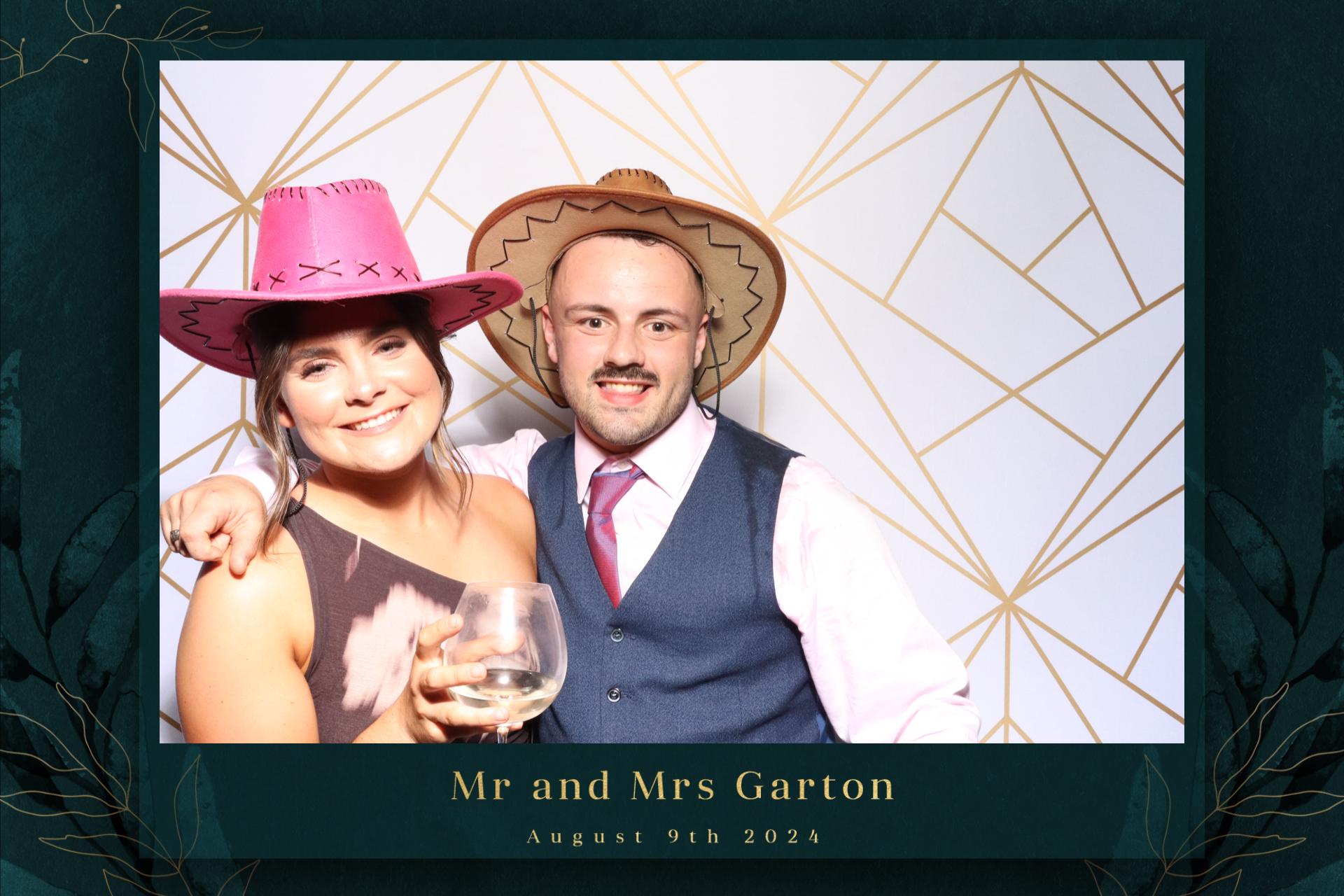 Mr & Mrs Garton  | View more photos from the event at gallery.magicimages.uk/u/MagicImages/Mr-Mrs-Garton