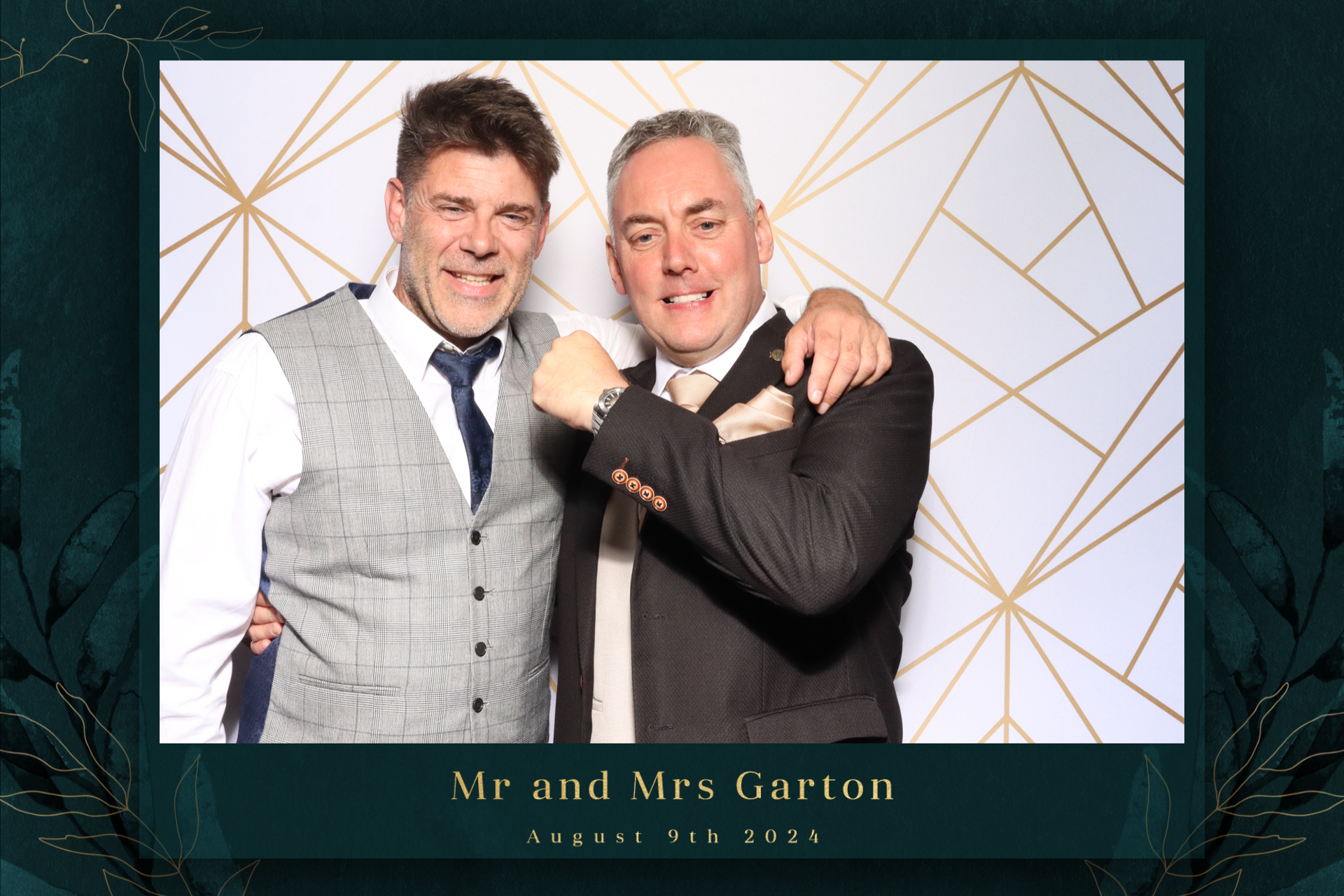 Mr & Mrs Garton  | View more photos from the event at gallery.magicimages.uk/u/MagicImages/Mr-Mrs-Garton