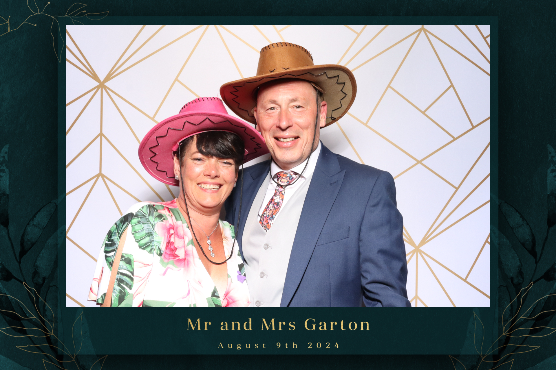 Mr & Mrs Garton  | View more photos from the event at gallery.magicimages.uk/u/MagicImages/Mr-Mrs-Garton