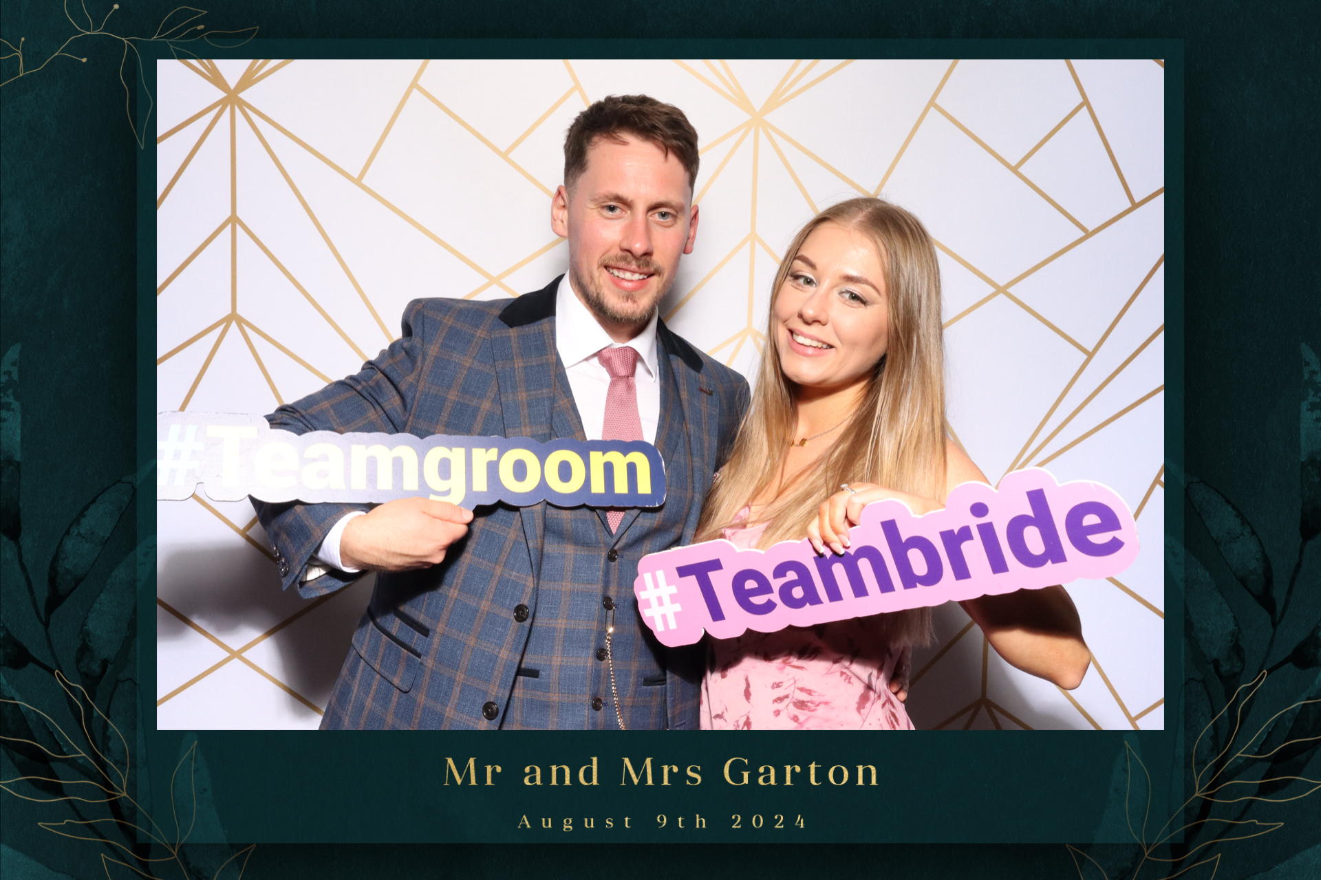 Mr & Mrs Garton  | View more photos from the event at gallery.magicimages.uk/u/MagicImages/Mr-Mrs-Garton