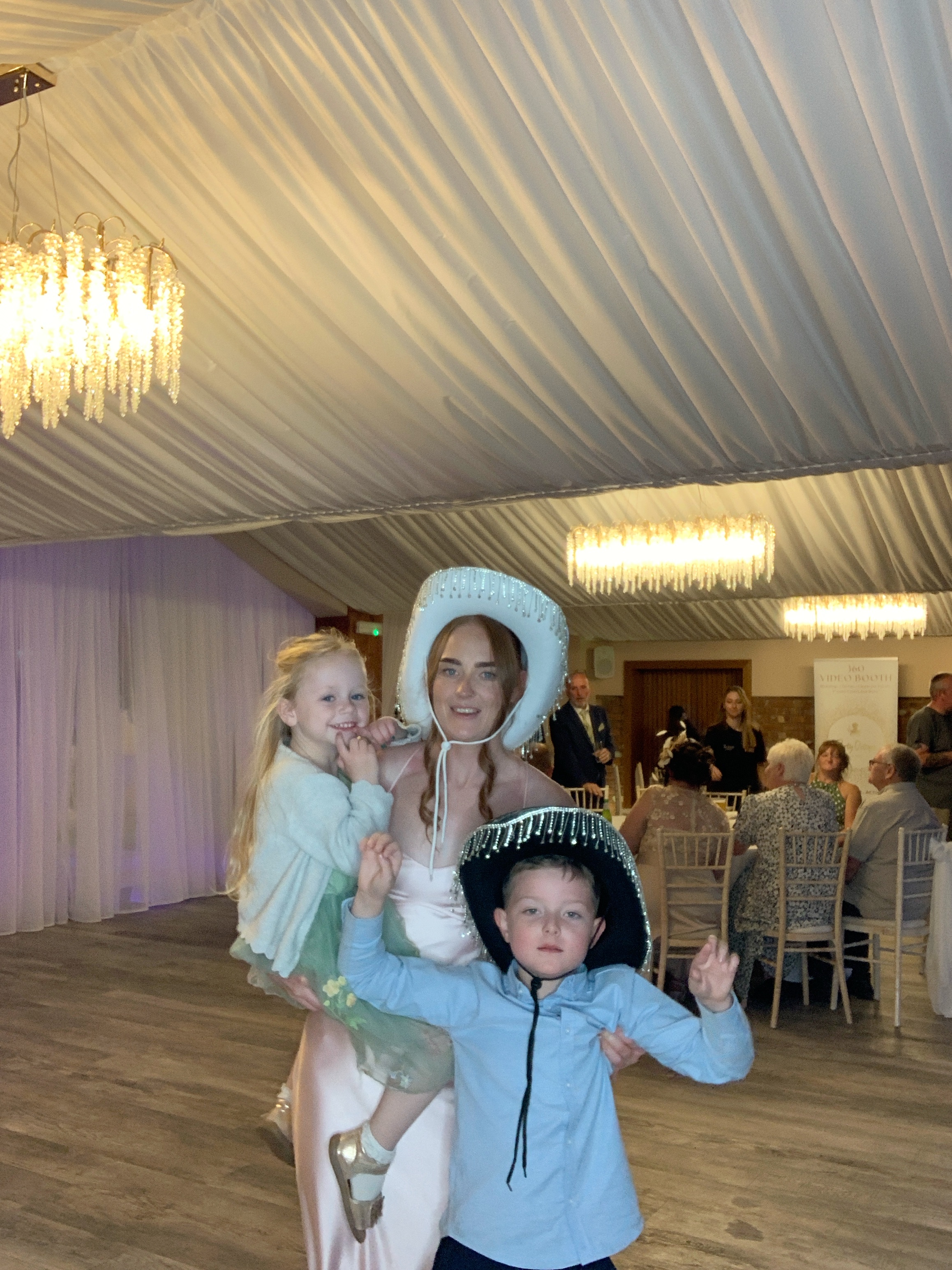 Mr & Mrs Hartley | View more photos from the event at gallery.magicimages.uk/u/MagicImages/Mr-Mrs-Hartley