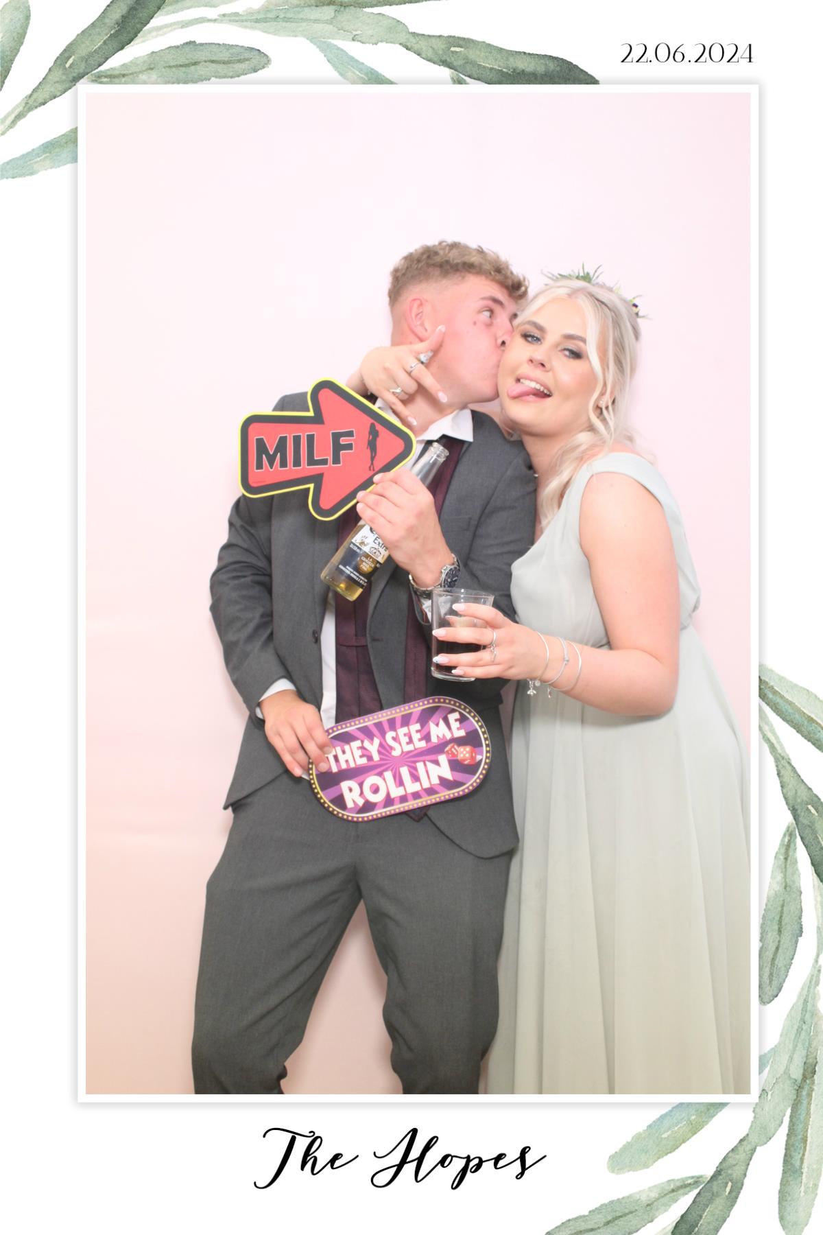 Mr & Mrs Hope  | View more photos from the event at gallery.magicimages.uk/u/MagicImages/Mr-Mrs-Hope