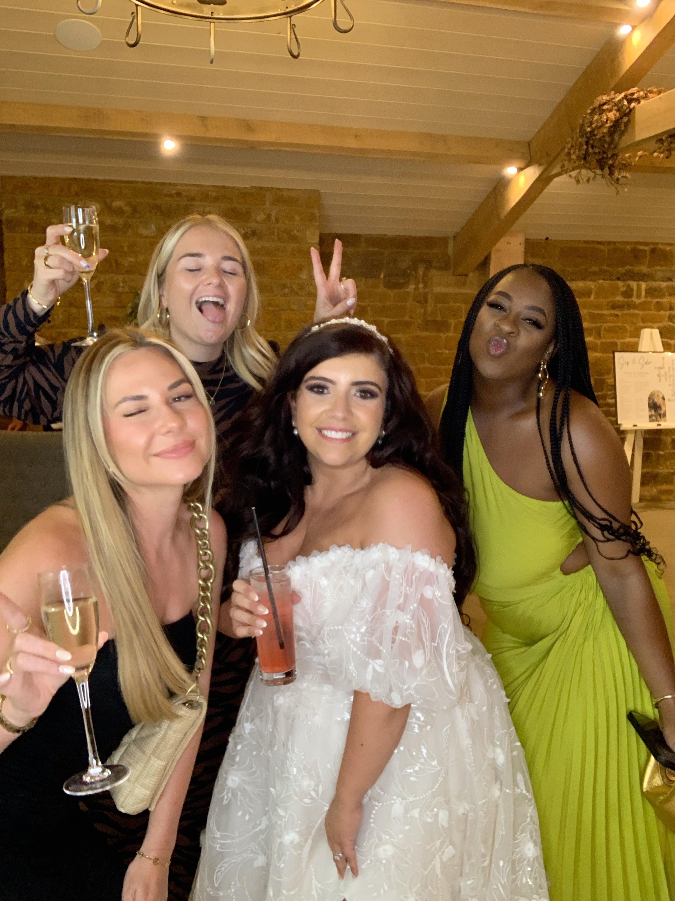 Mr & Mrs Howe photos  | View more photos from the event at gallery.magicimages.uk/u/MagicImages/Mr-Mrs-Howe-photos