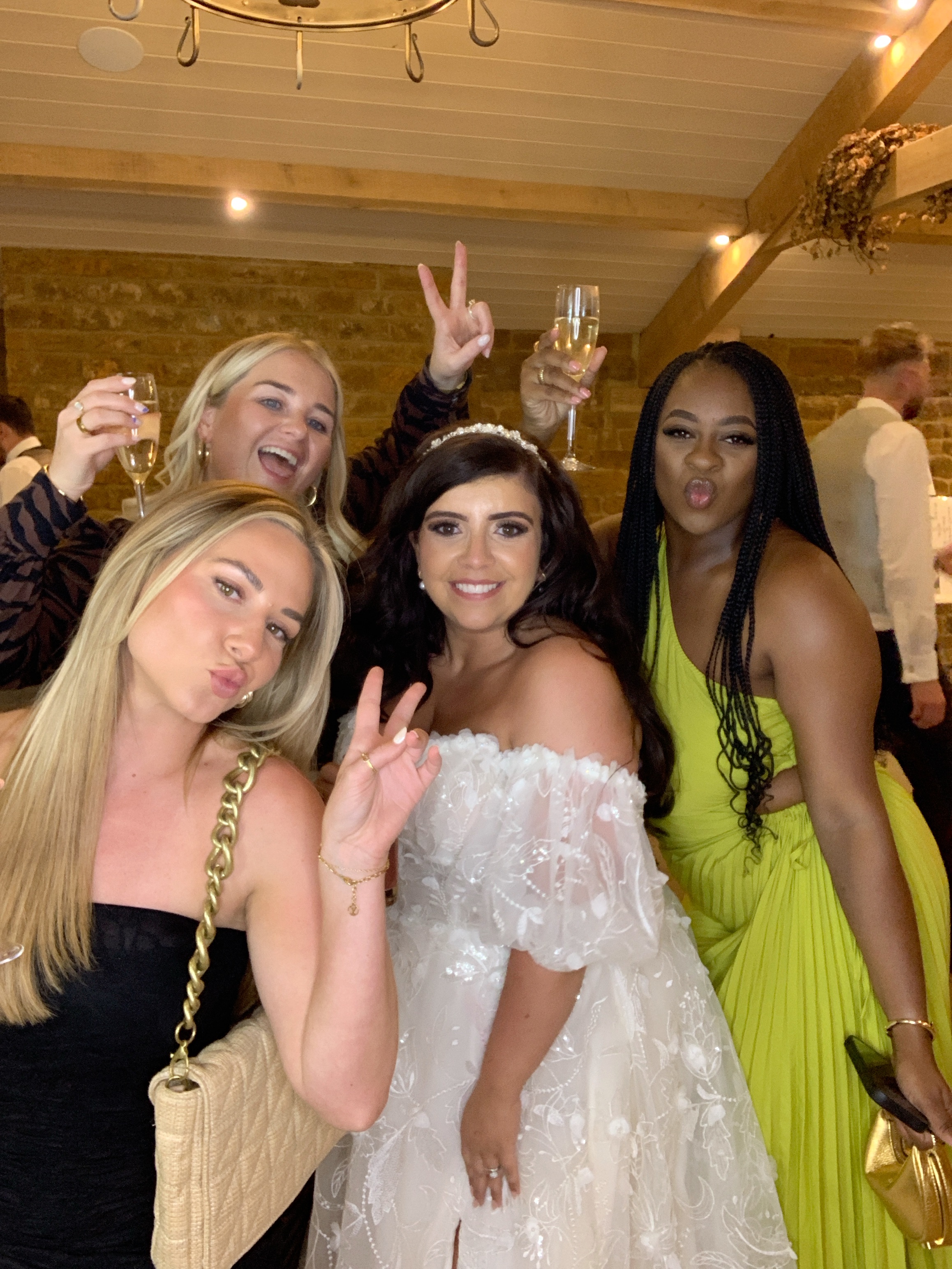 Mr & Mrs Howe photos  | View more photos from the event at gallery.magicimages.uk/u/MagicImages/Mr-Mrs-Howe-photos