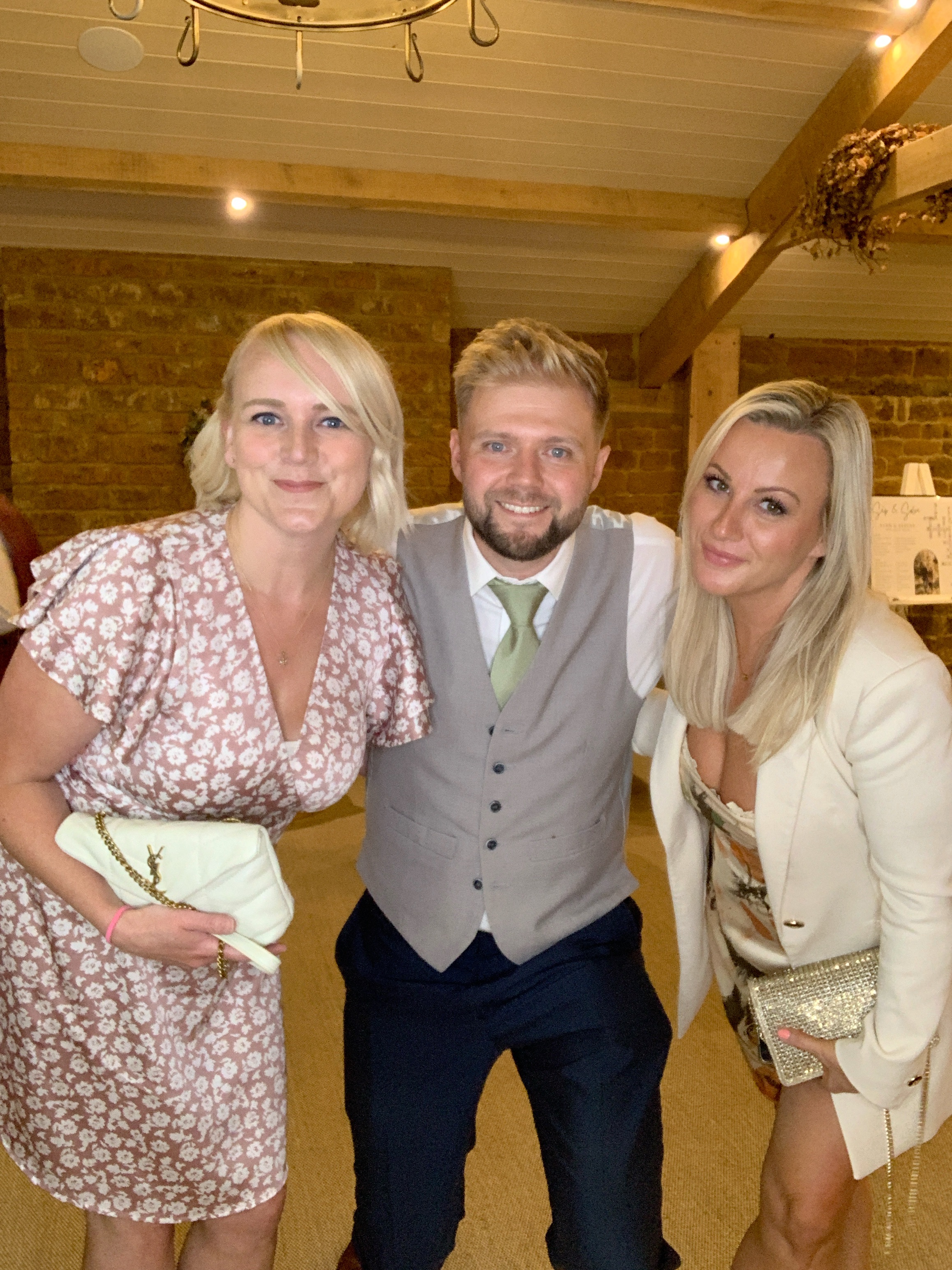 Mr & Mrs Howe photos  | View more photos from the event at gallery.magicimages.uk/u/MagicImages/Mr-Mrs-Howe-photos