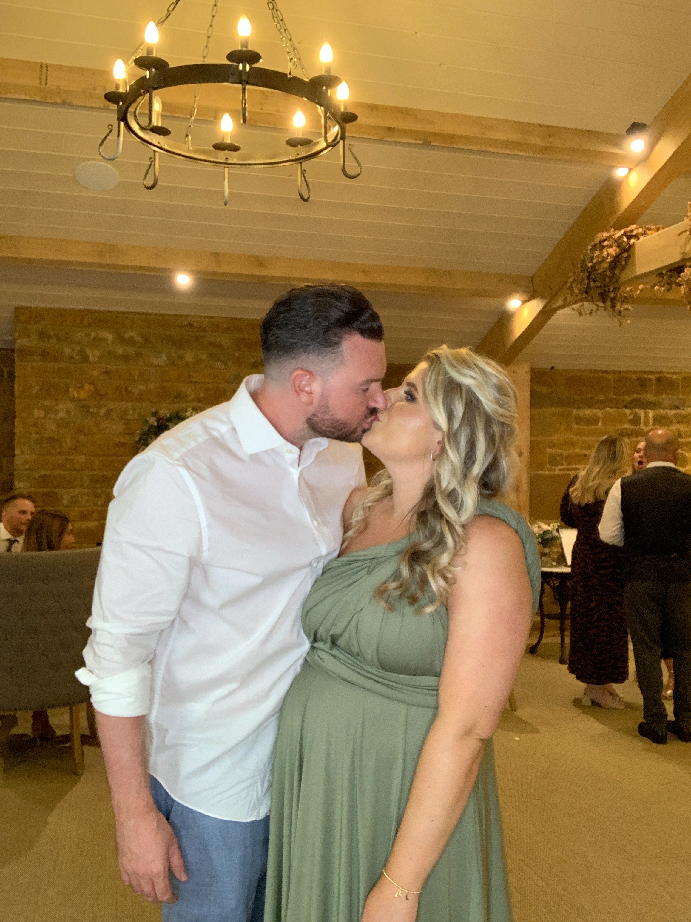 Mr & Mrs Howe photos  | View more photos from the event at gallery.magicimages.uk/u/MagicImages/Mr-Mrs-Howe-photos