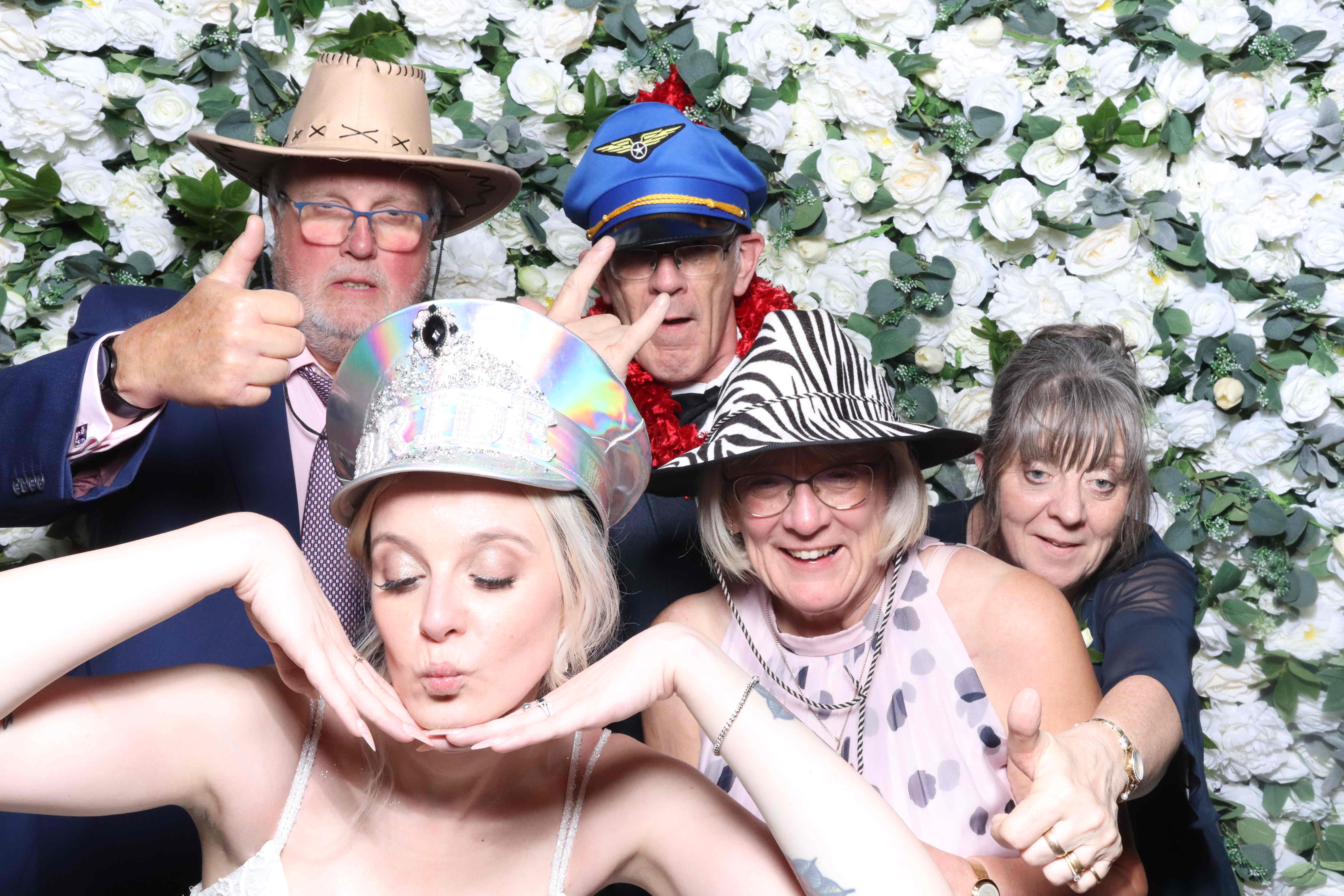 Mr & Mrs Kilroy  | View more photos from the event at gallery.magicimages.uk/u/MagicImages/Mr-Mrs-Kilroy