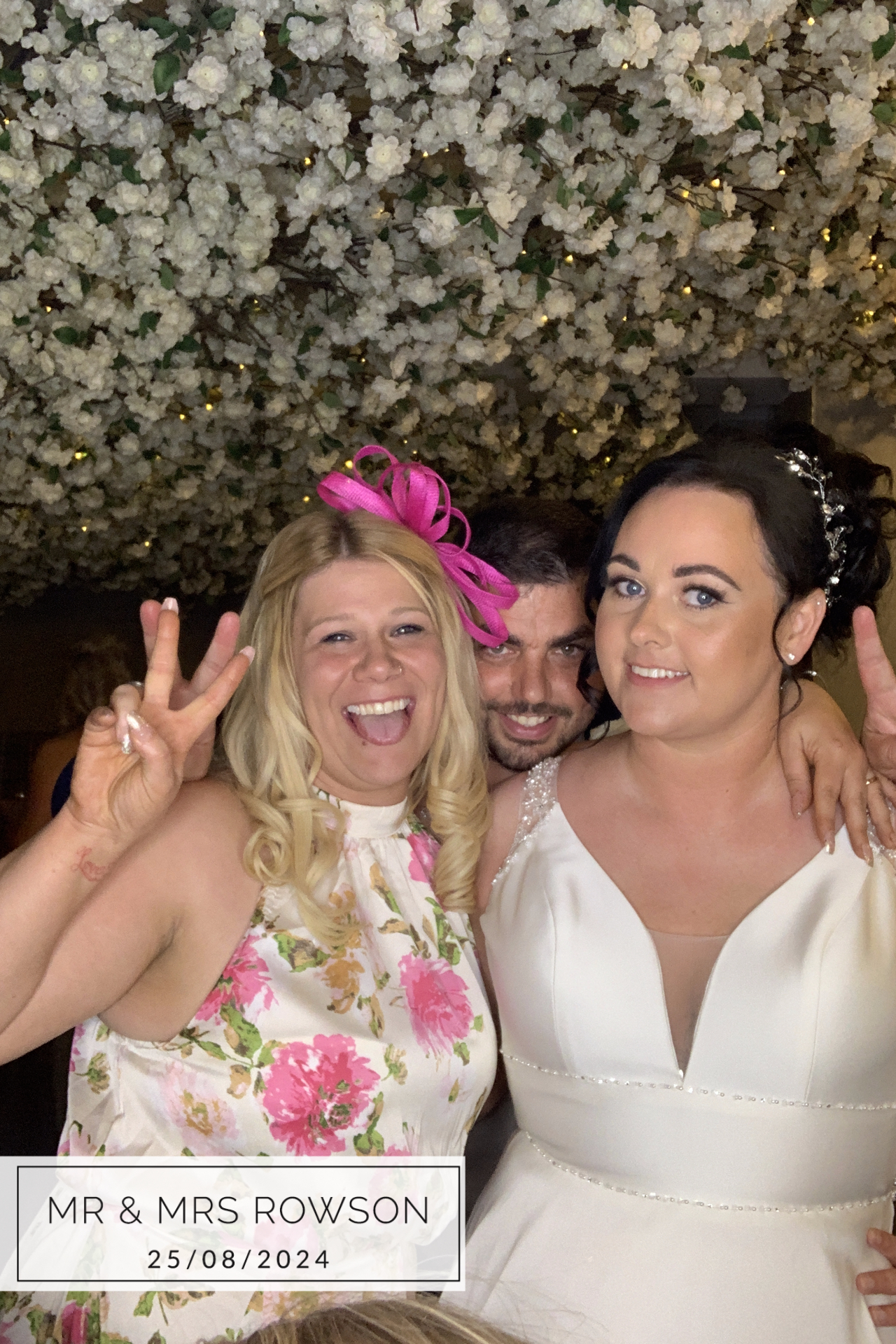 Mr & Mrs Rowson | View more photos from the event at gallery.magicimages.uk/u/MagicImages/Mr-Mrs-Rowson