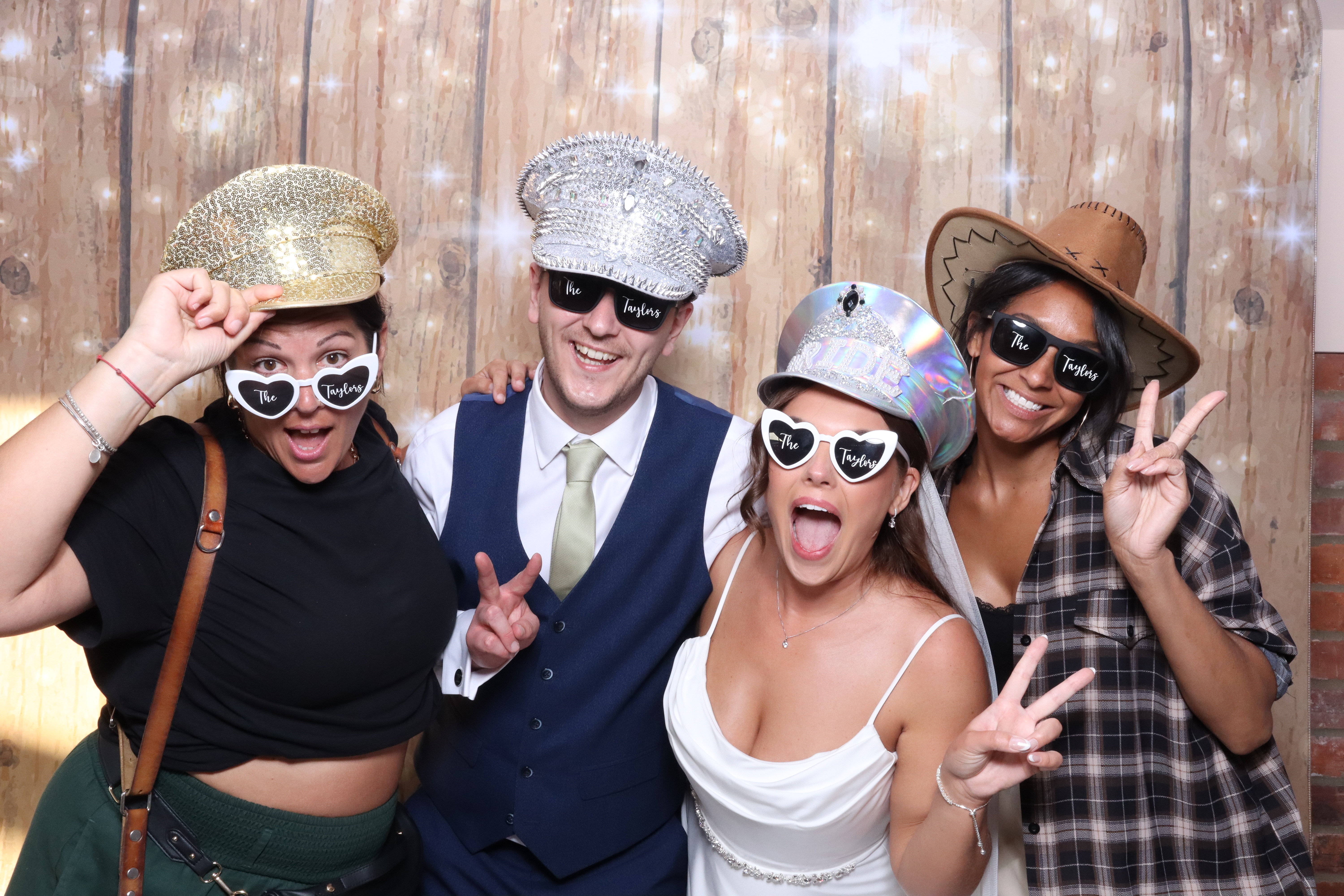 Mr & Mrs Taylor  | View more photos from the event at gallery.magicimages.uk/u/MagicImages/Mr-Mrs-Taylor