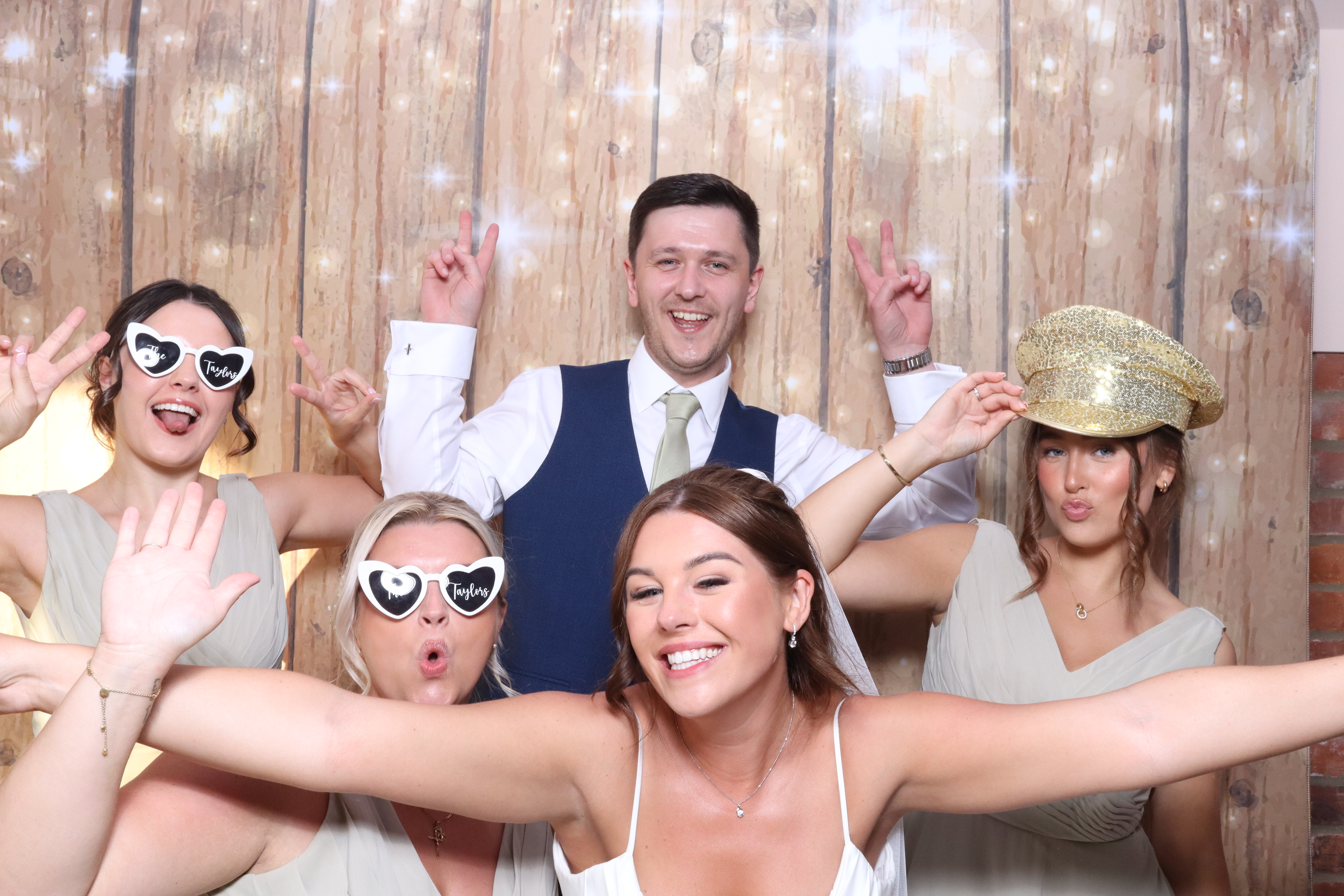Mr & Mrs Taylor  | View more photos from the event at gallery.magicimages.uk/u/MagicImages/Mr-Mrs-Taylor