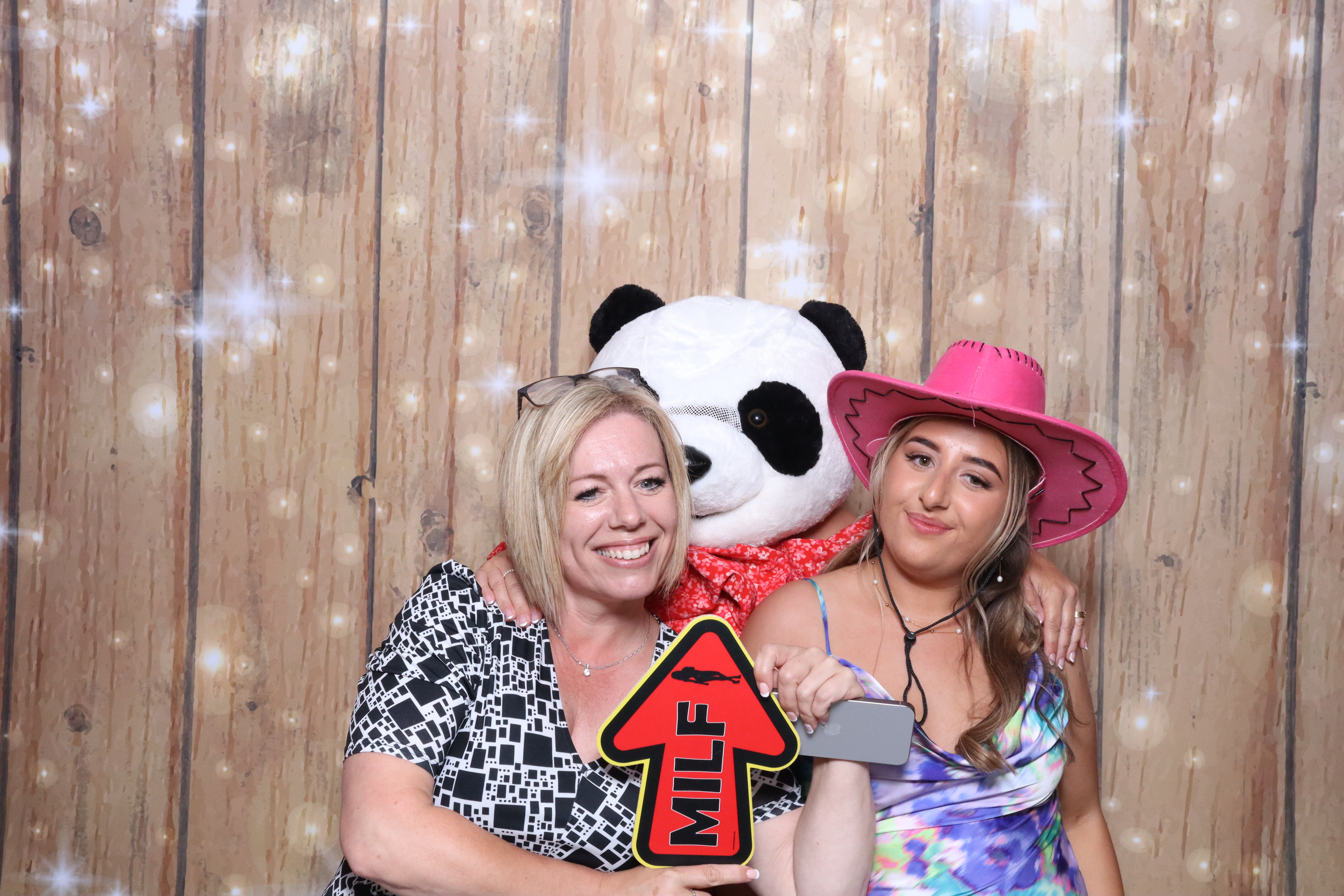 Mr & Mrs Taylor  | View more photos from the event at gallery.magicimages.uk/u/MagicImages/Mr-Mrs-Taylor
