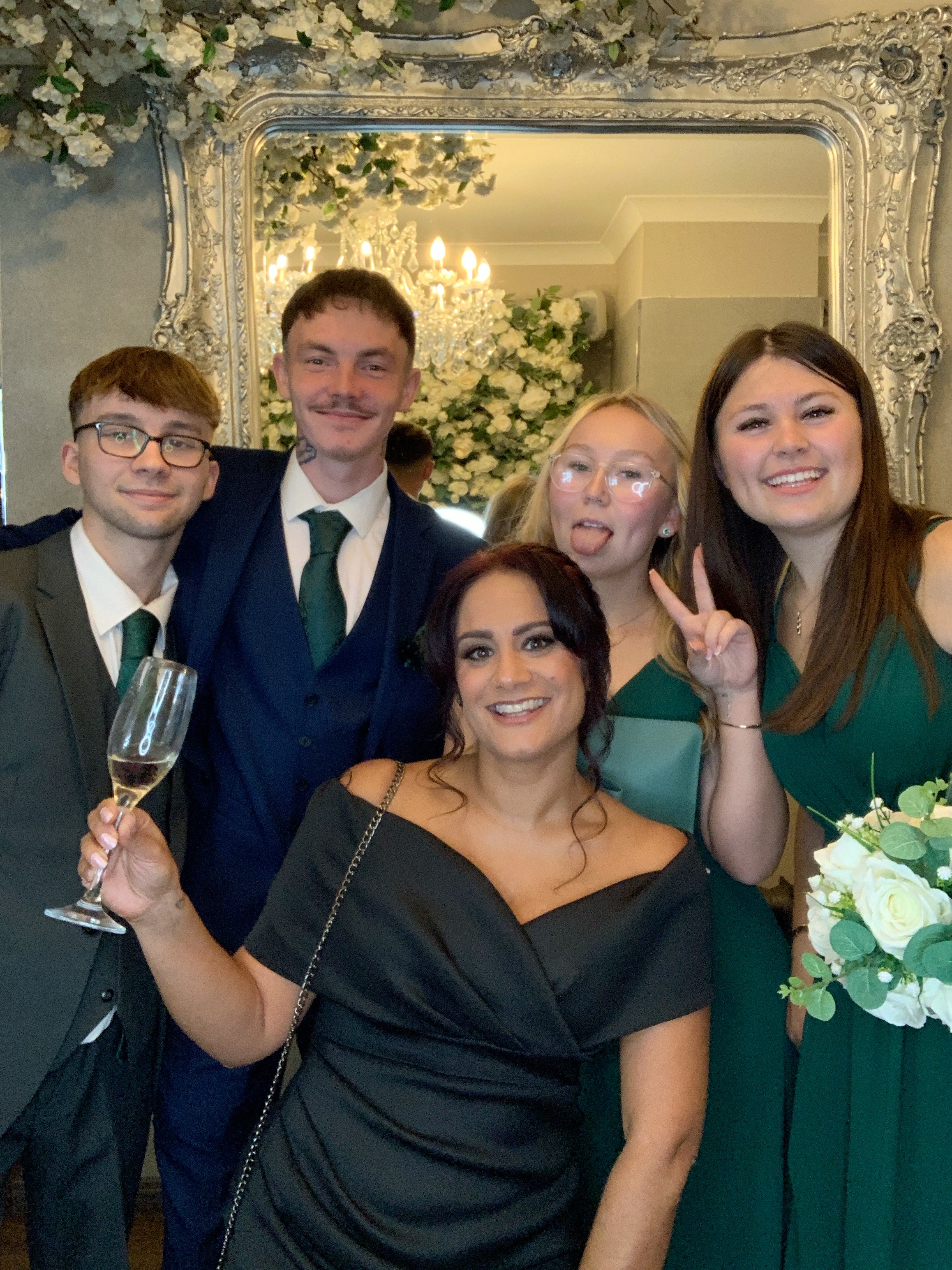 Mr & Mrs Thompson  | View more photos from the event at gallery.magicimages.uk/u/MagicImages/Mr-Mrs-Thompson