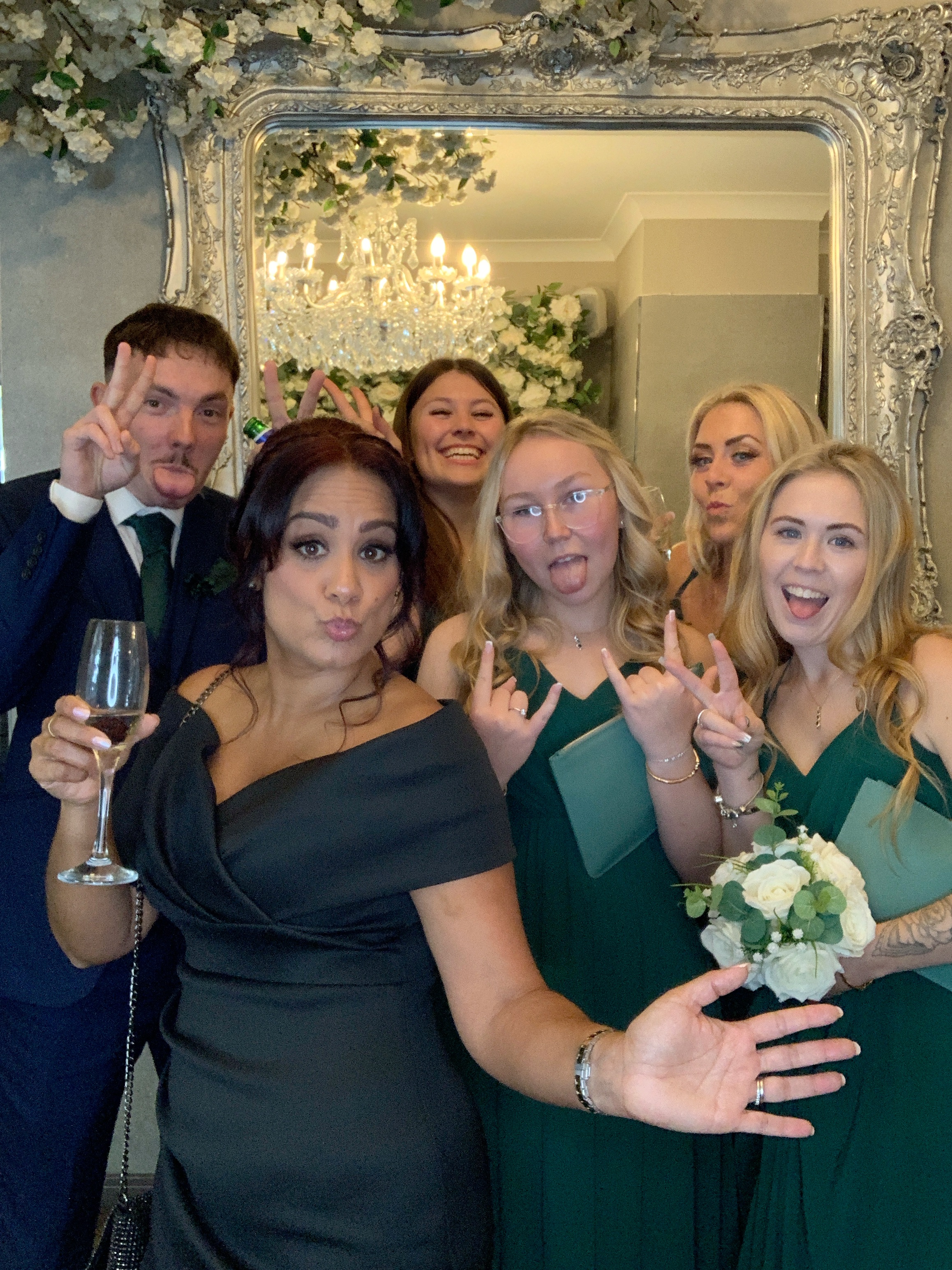 Mr & Mrs Thompson  | View more photos from the event at gallery.magicimages.uk/u/MagicImages/Mr-Mrs-Thompson