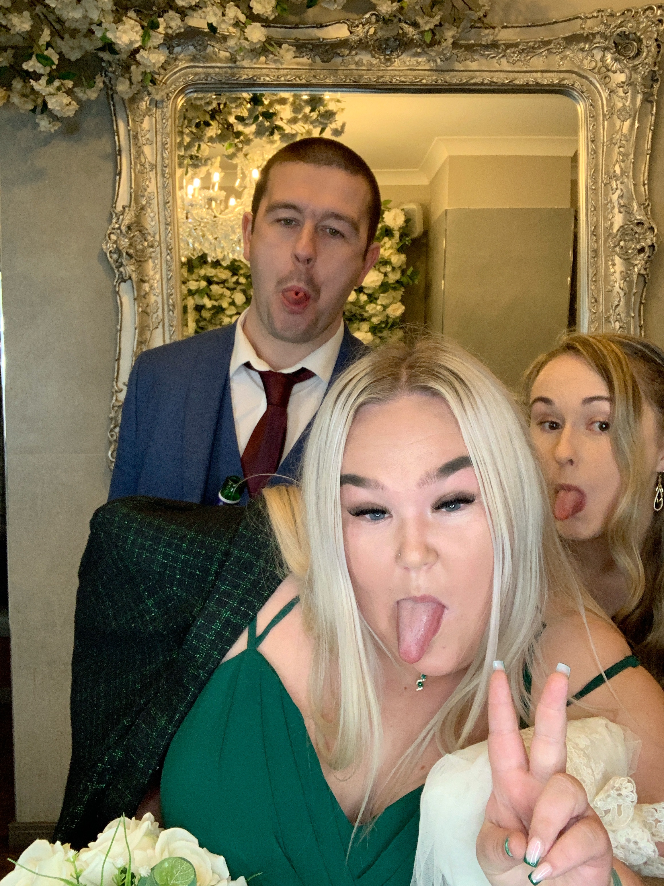 Mr & Mrs Thompson  | View more photos from the event at gallery.magicimages.uk/u/MagicImages/Mr-Mrs-Thompson