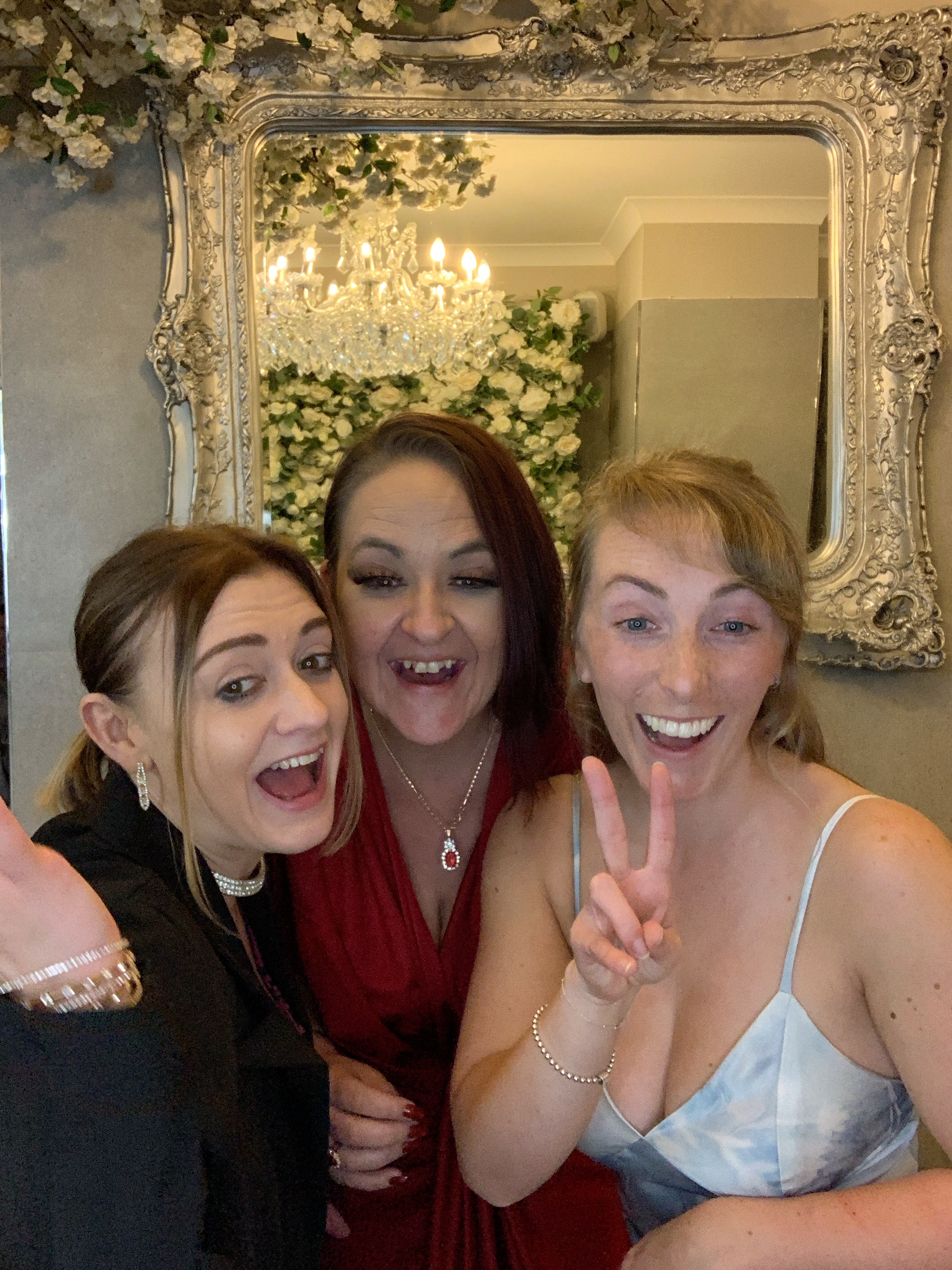 Mr & Mrs Thompson  | View more photos from the event at gallery.magicimages.uk/u/MagicImages/Mr-Mrs-Thompson