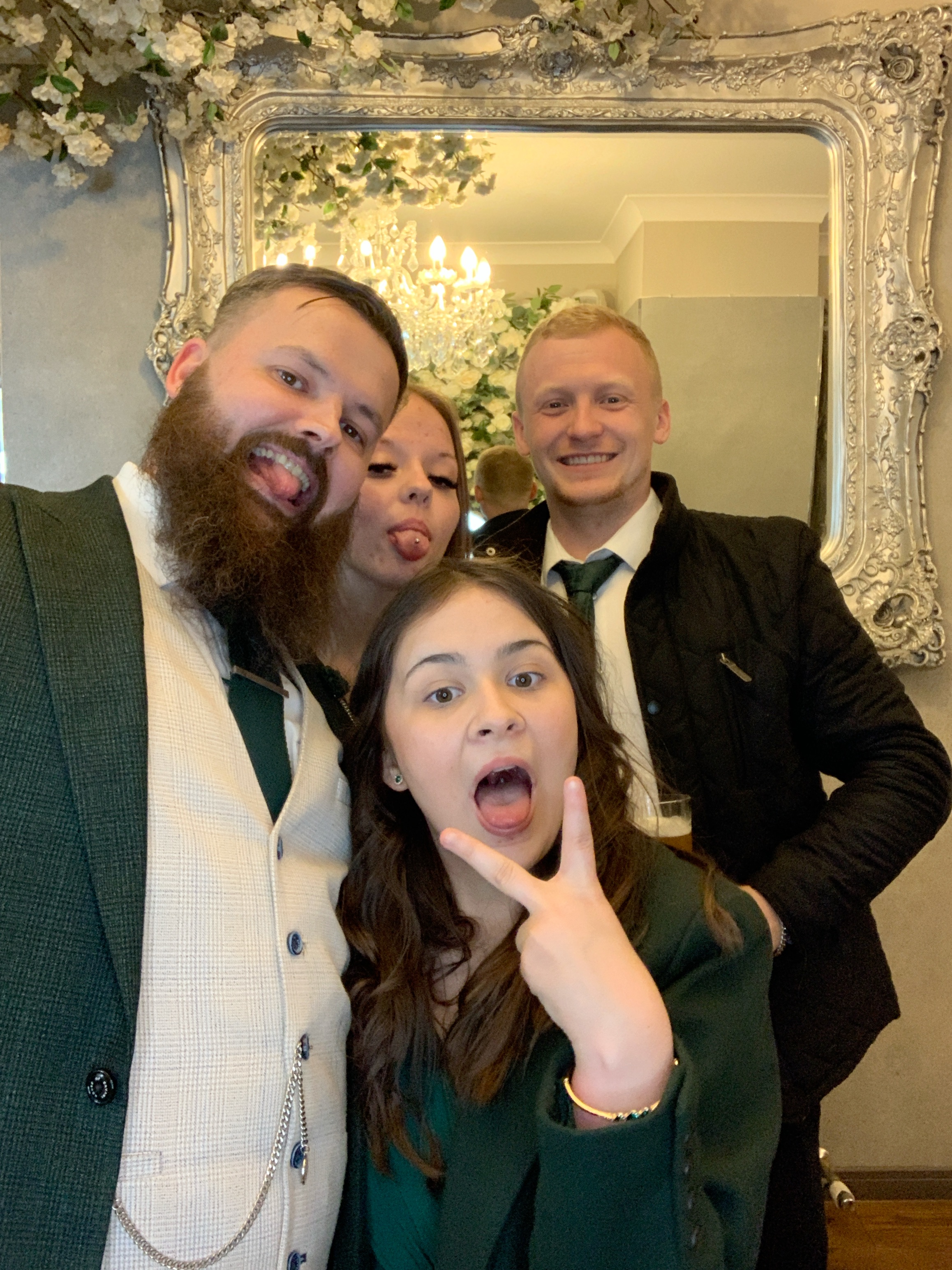 Mr & Mrs Thompson  | View more photos from the event at gallery.magicimages.uk/u/MagicImages/Mr-Mrs-Thompson