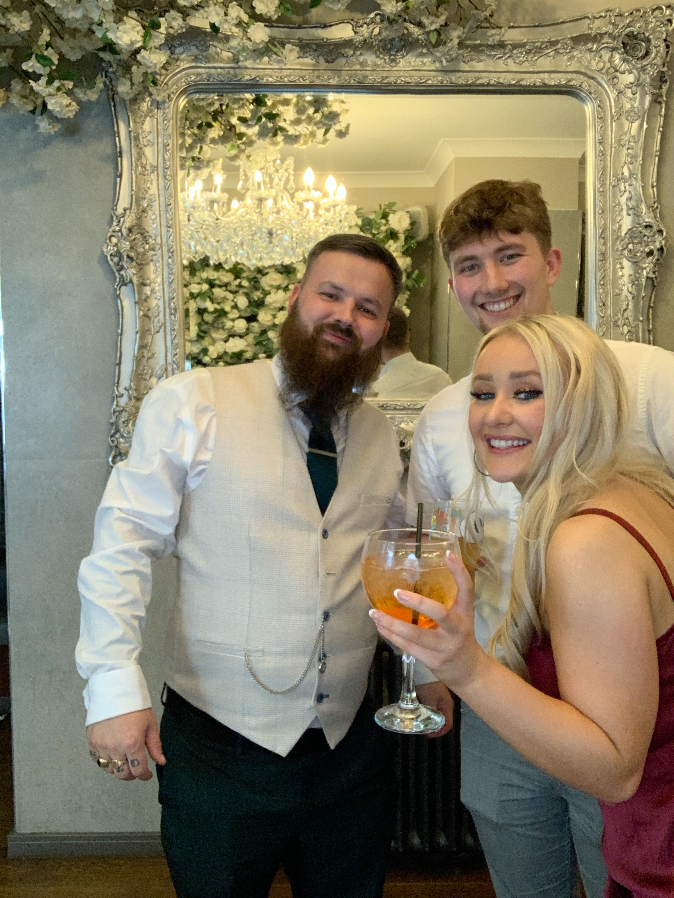 Mr & Mrs Thompson  | View more photos from the event at gallery.magicimages.uk/u/MagicImages/Mr-Mrs-Thompson