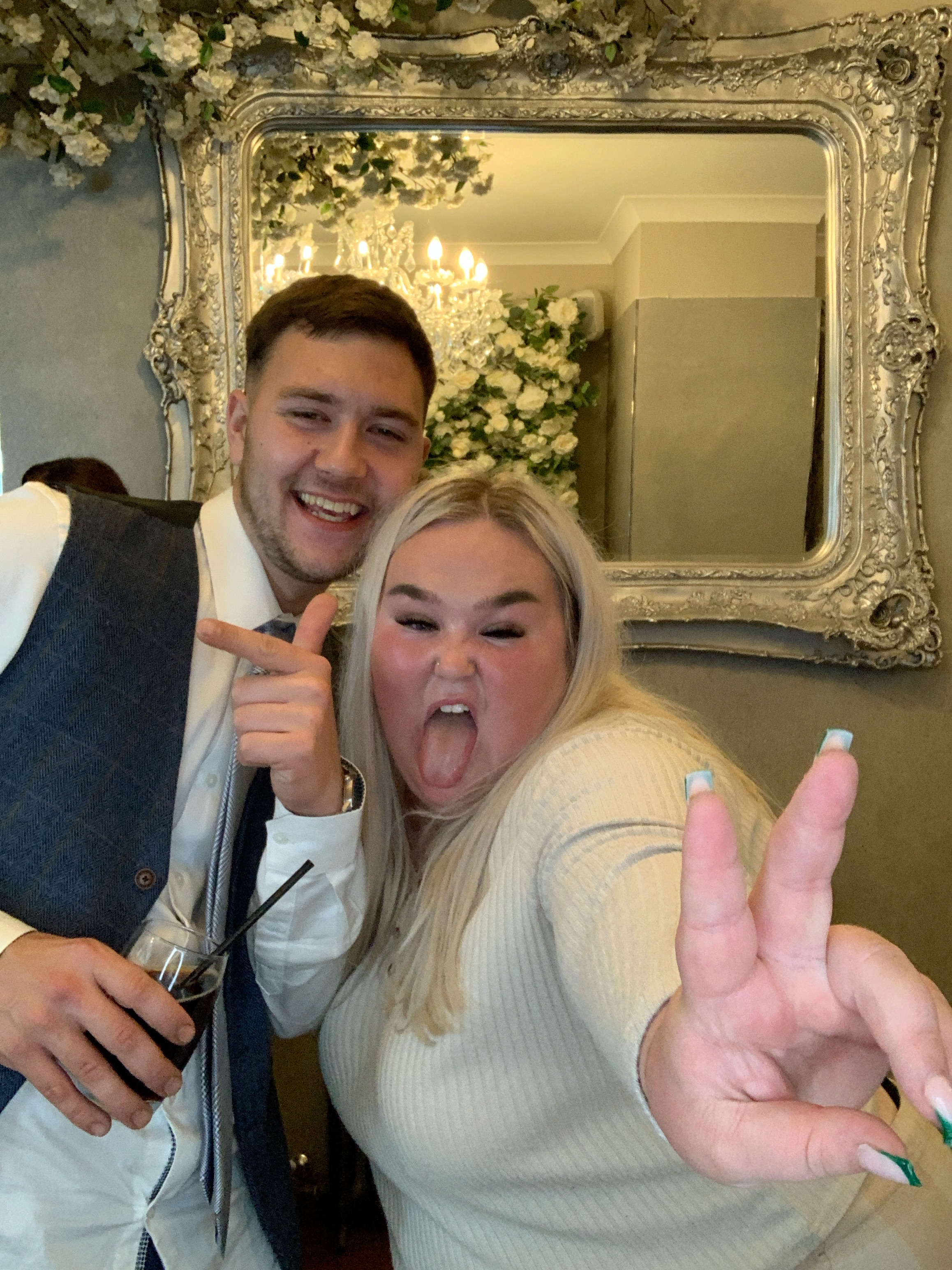 Mr & Mrs Thompson  | View more photos from the event at gallery.magicimages.uk/u/MagicImages/Mr-Mrs-Thompson