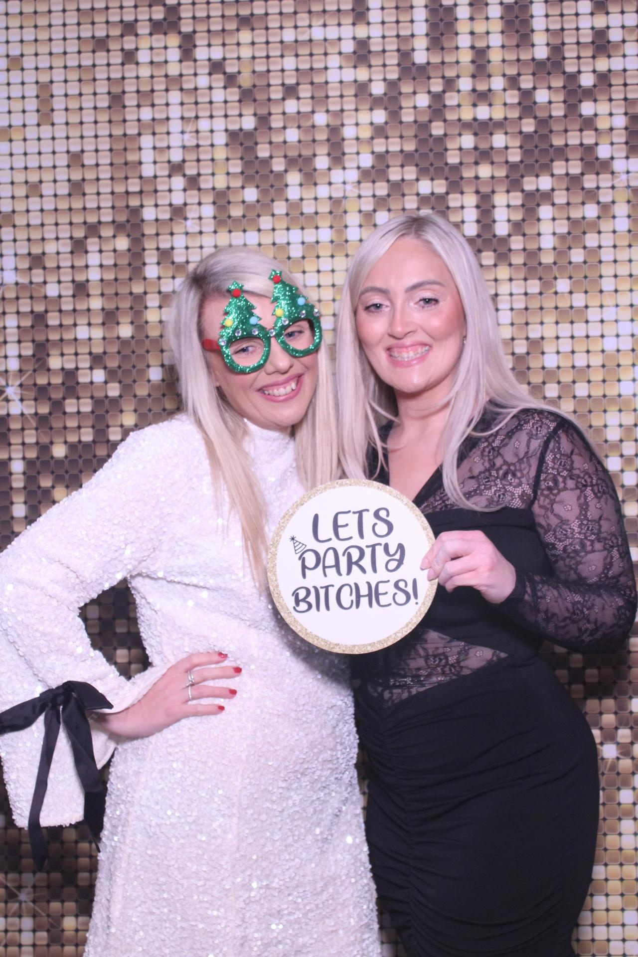 Ramsdens International Christmas Party  | View more photos from the event at gallery.magicimages.uk/u/MagicImages/Ramsdens-International-Christmas-Party