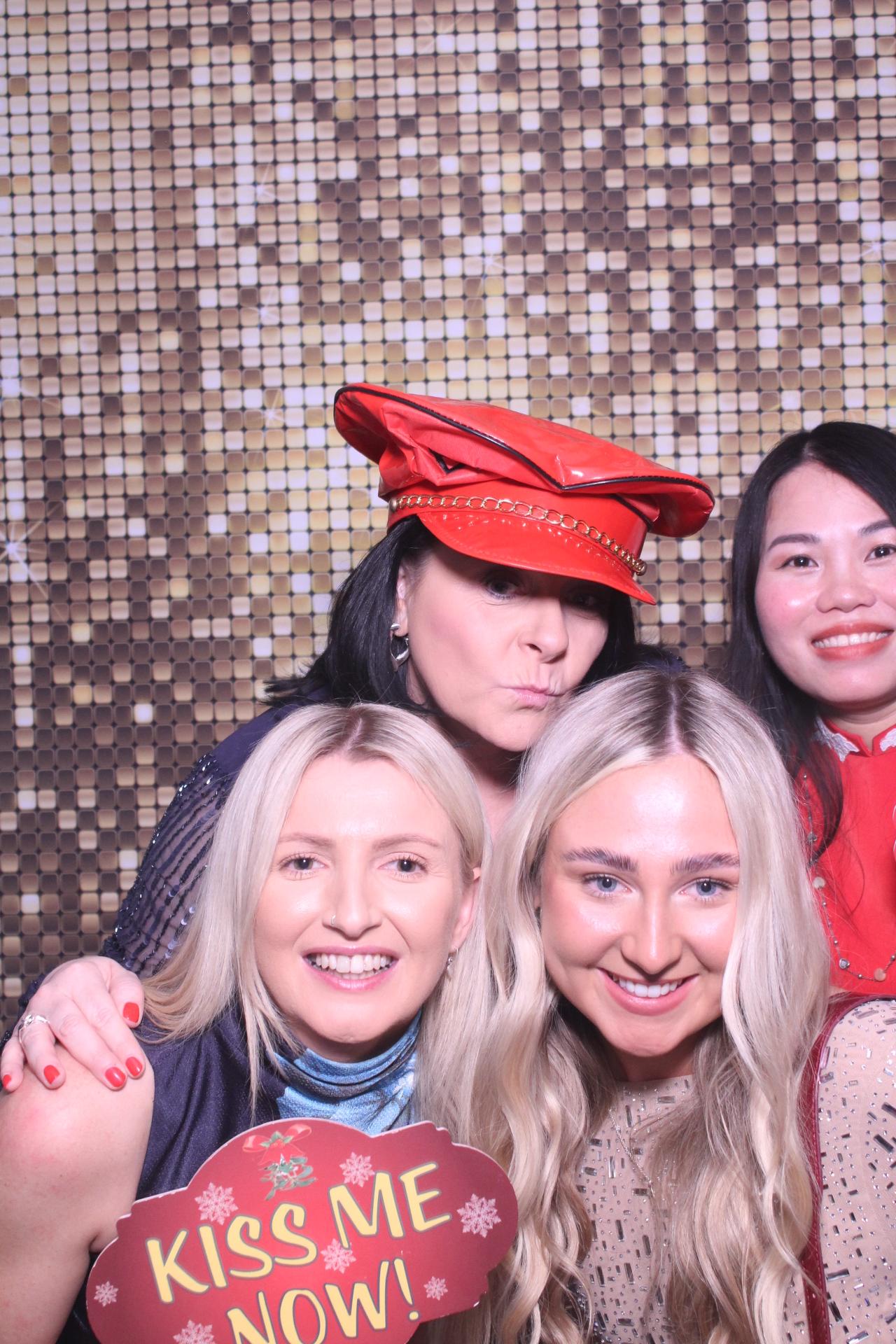 Ramsdens International Christmas Party  | View more photos from the event at gallery.magicimages.uk/u/MagicImages/Ramsdens-International-Christmas-Party